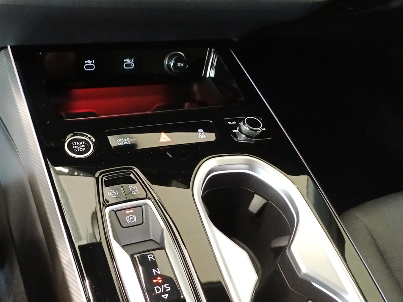 AUDI A6 Avant TDI quattro 150 kW S tronic-image-10