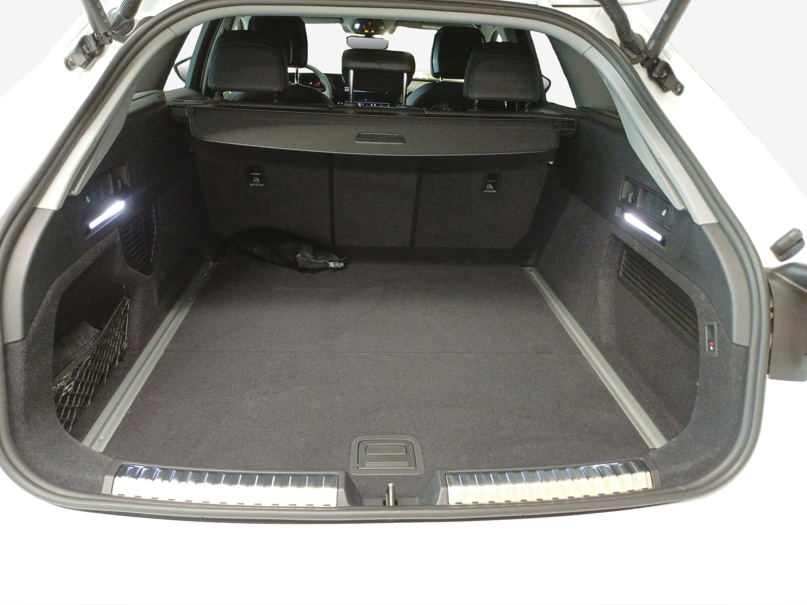AUDI A6 Avant TDI quattro 150 kW S tronic-image-12