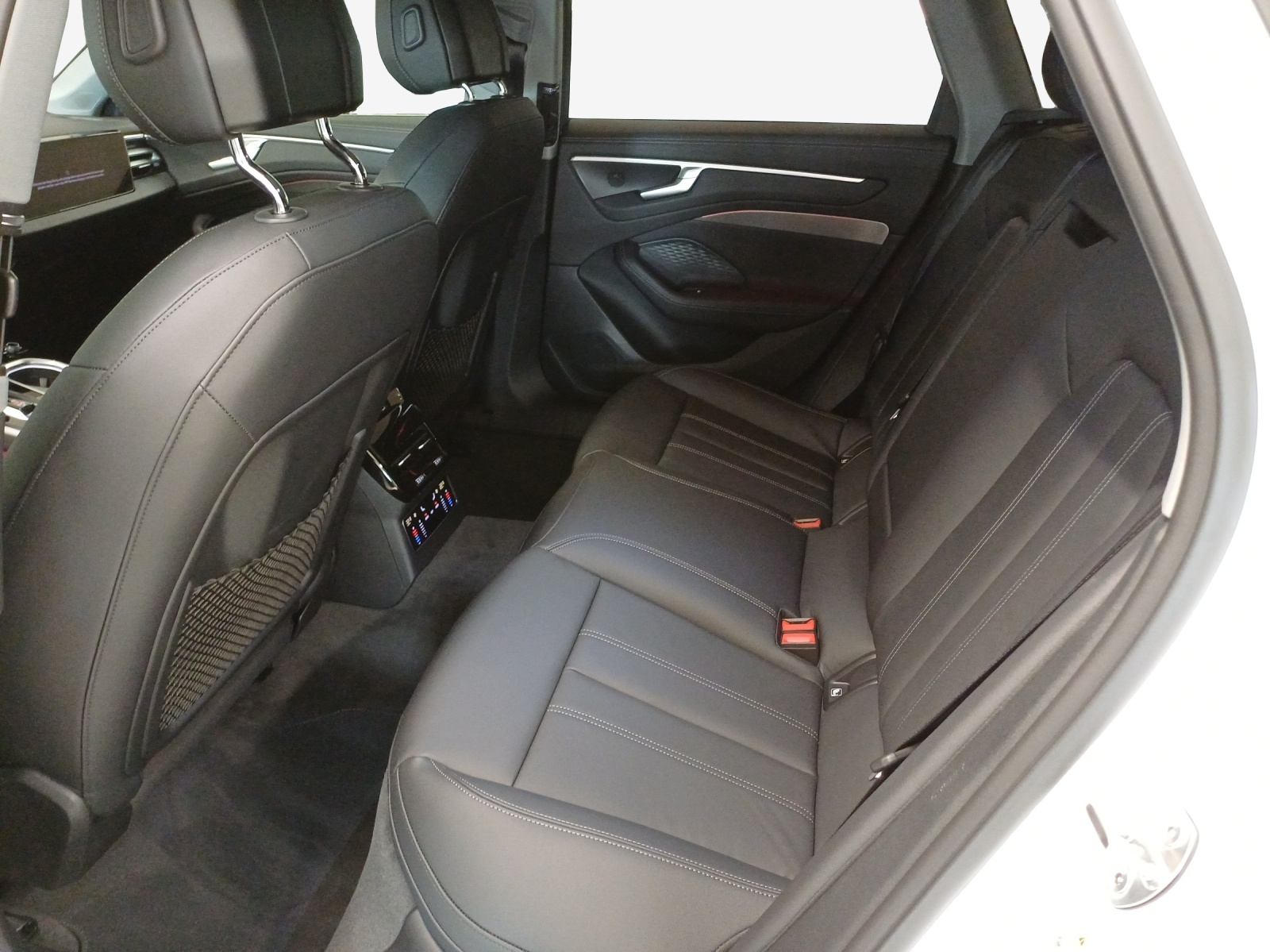 AUDI A6 Avant TDI quattro 150 kW S tronic-image-11