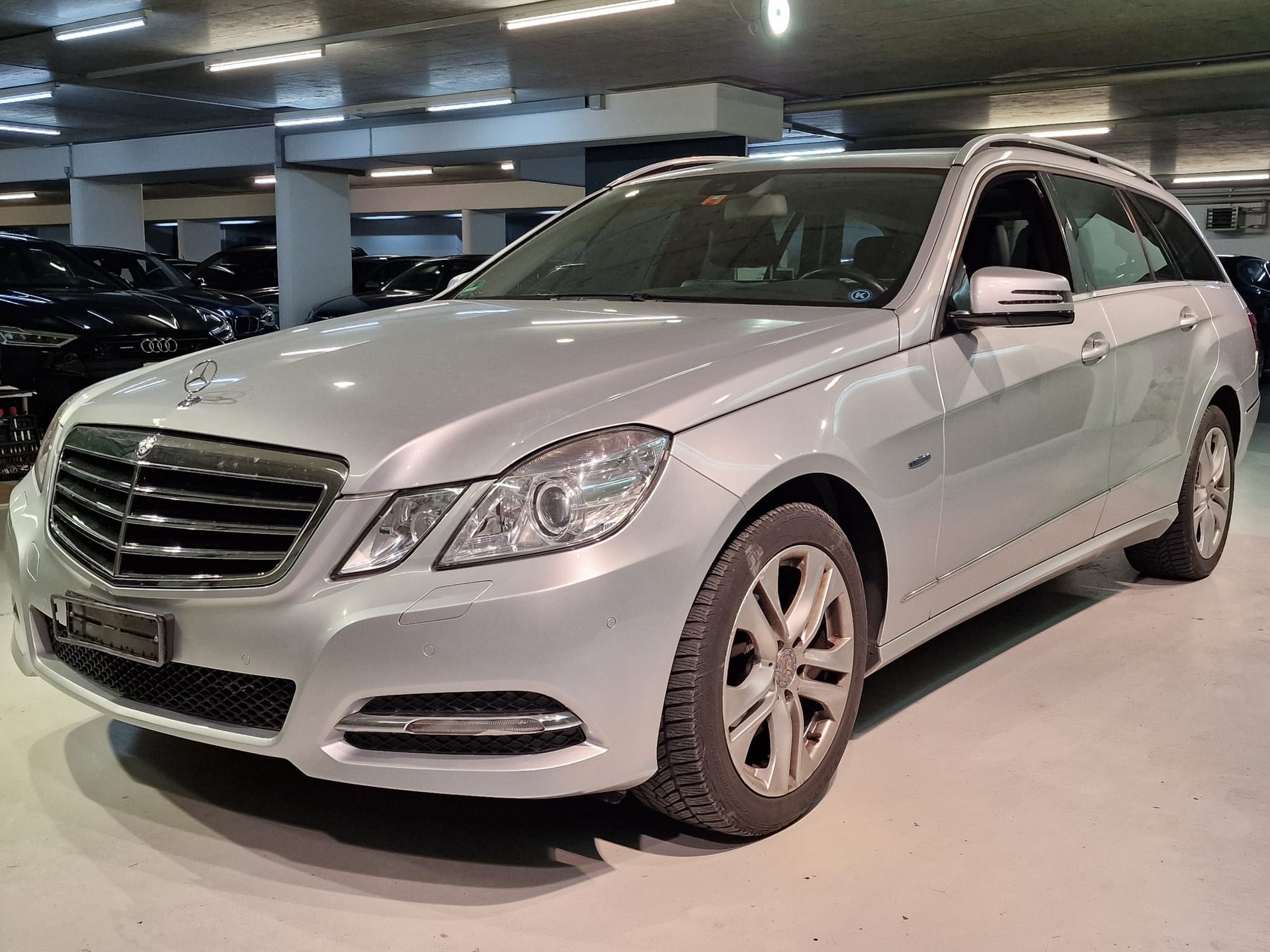MERCEDES-BENZ E 250 CGI BlueEfficiency 7G-Tronic-image-1
