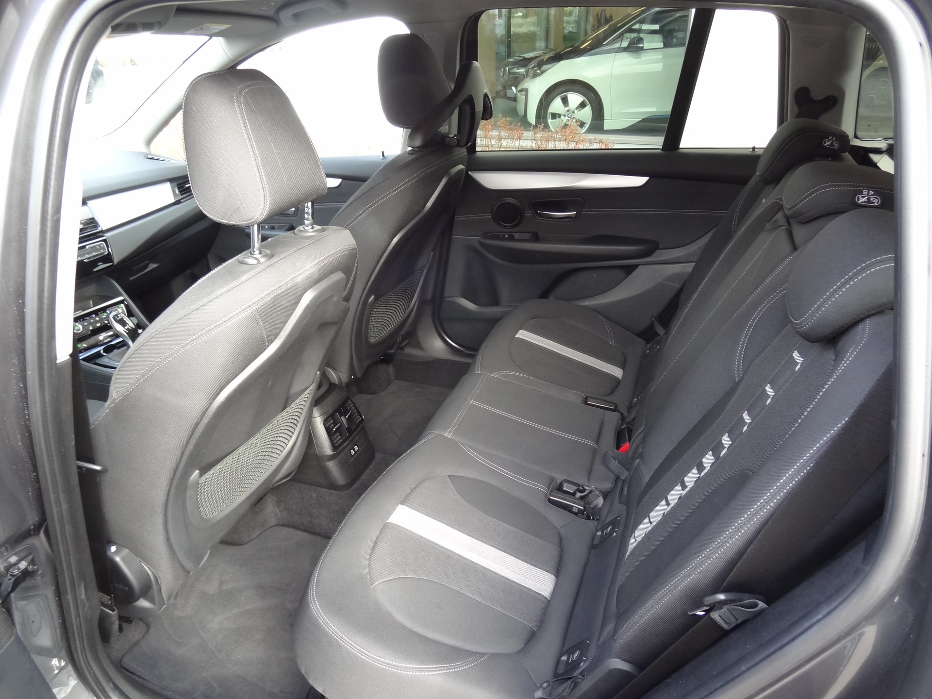 BMW 218d xDrive Gran Tourer Steptronic-image-12