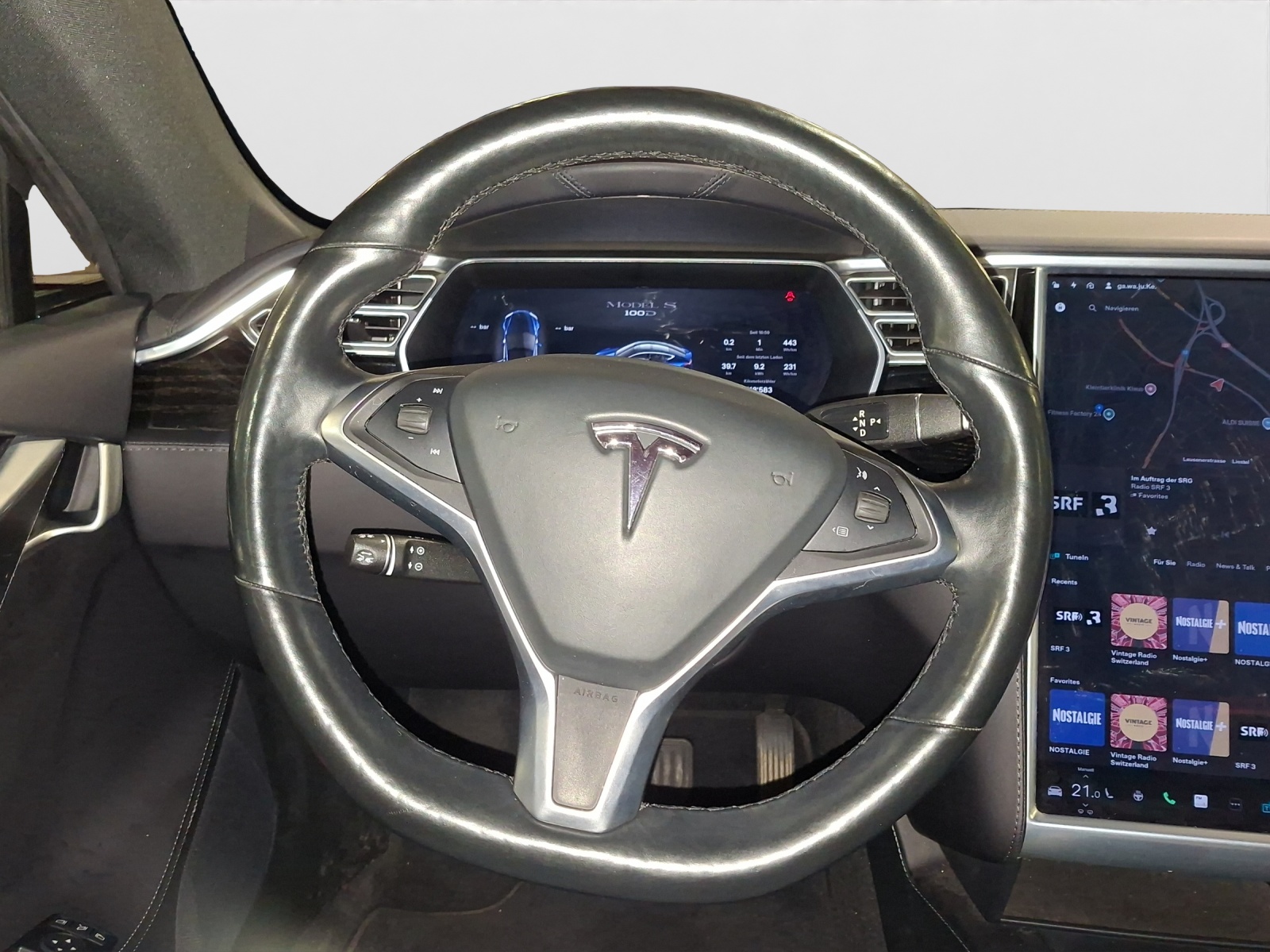 TESLA Model S 100 D-image-12