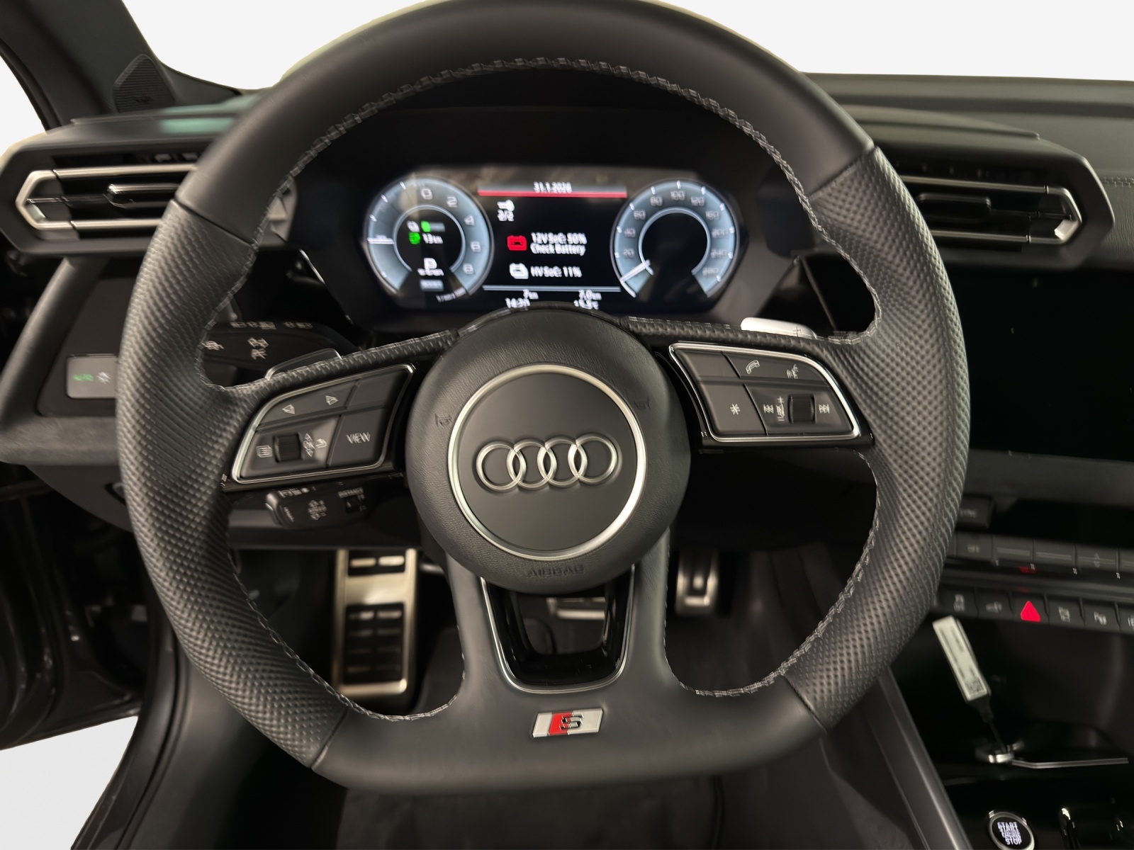 AUDI A3 Sportback 45 TFSI e S line Attraction S-tronic-image-9