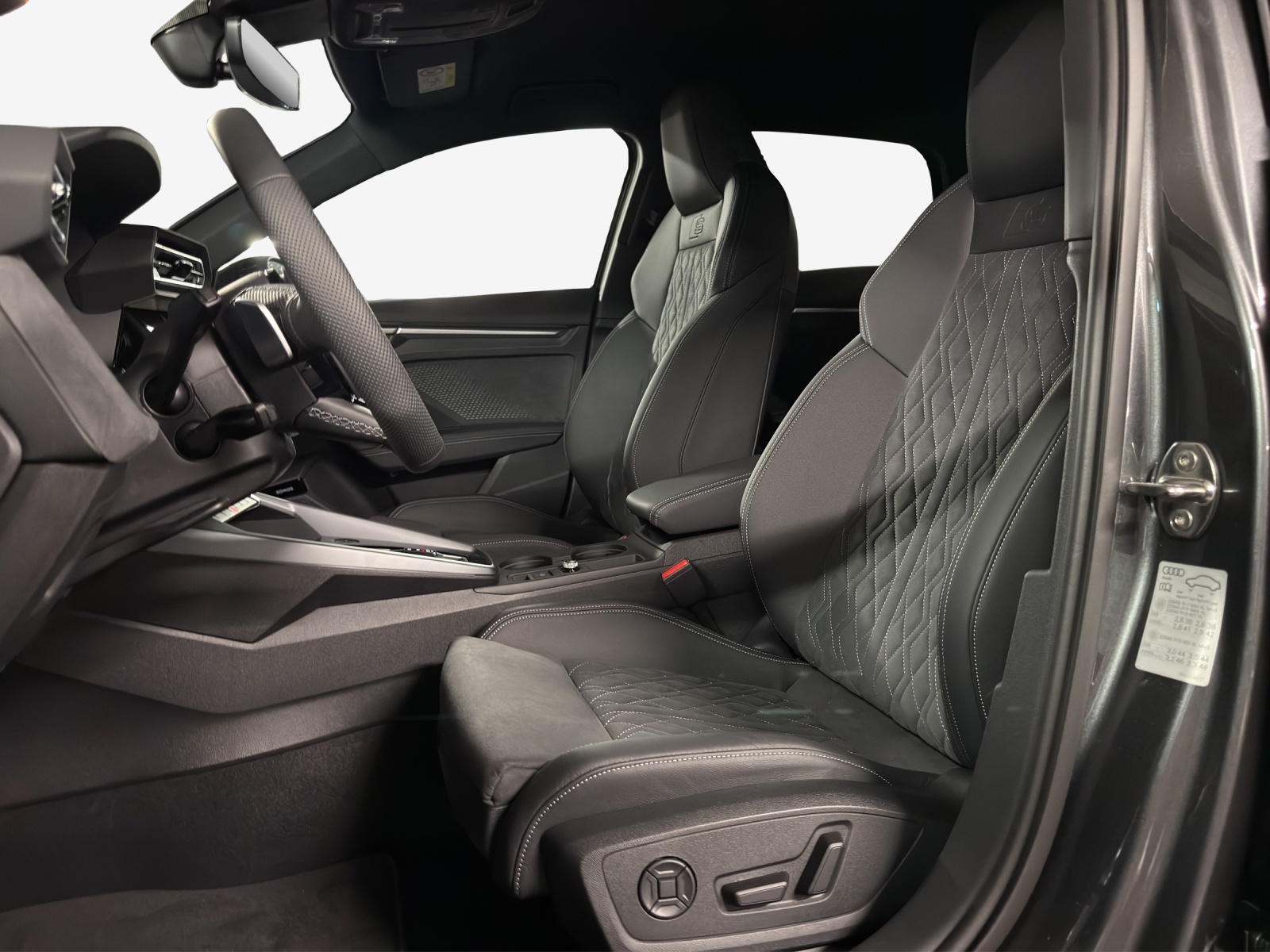 AUDI A3 Sportback 45 TFSI e S line Attraction S-tronic-image-7