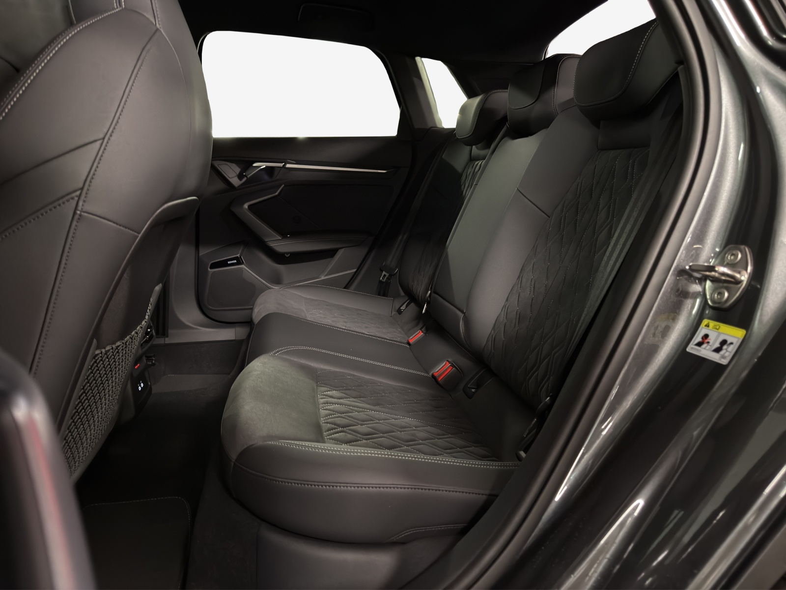 AUDI A3 Sportback 45 TFSI e S line Attraction S-tronic-image-11
