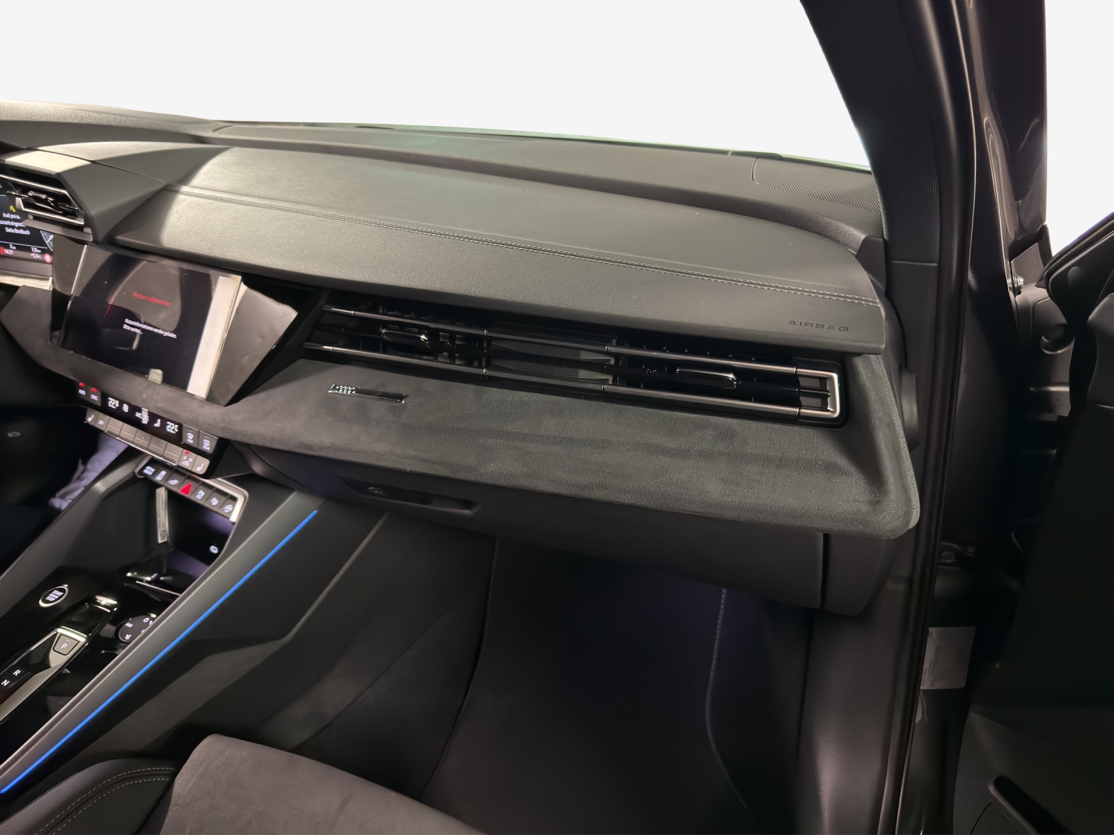 AUDI A3 Sportback 45 TFSI e S line Attraction S-tronic-image-14