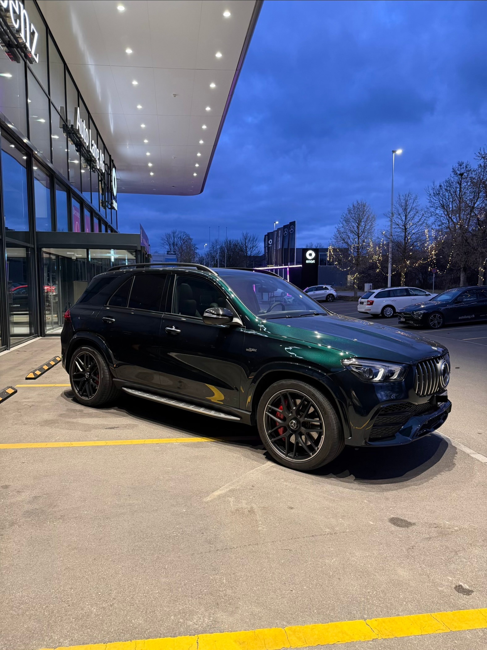 MERCEDES-BENZ GLE 53 AMG 4Matic+ 9G-Speedshift | CH | Burmester 3D | Massagesitze | Zierelemente Carbon-image-2