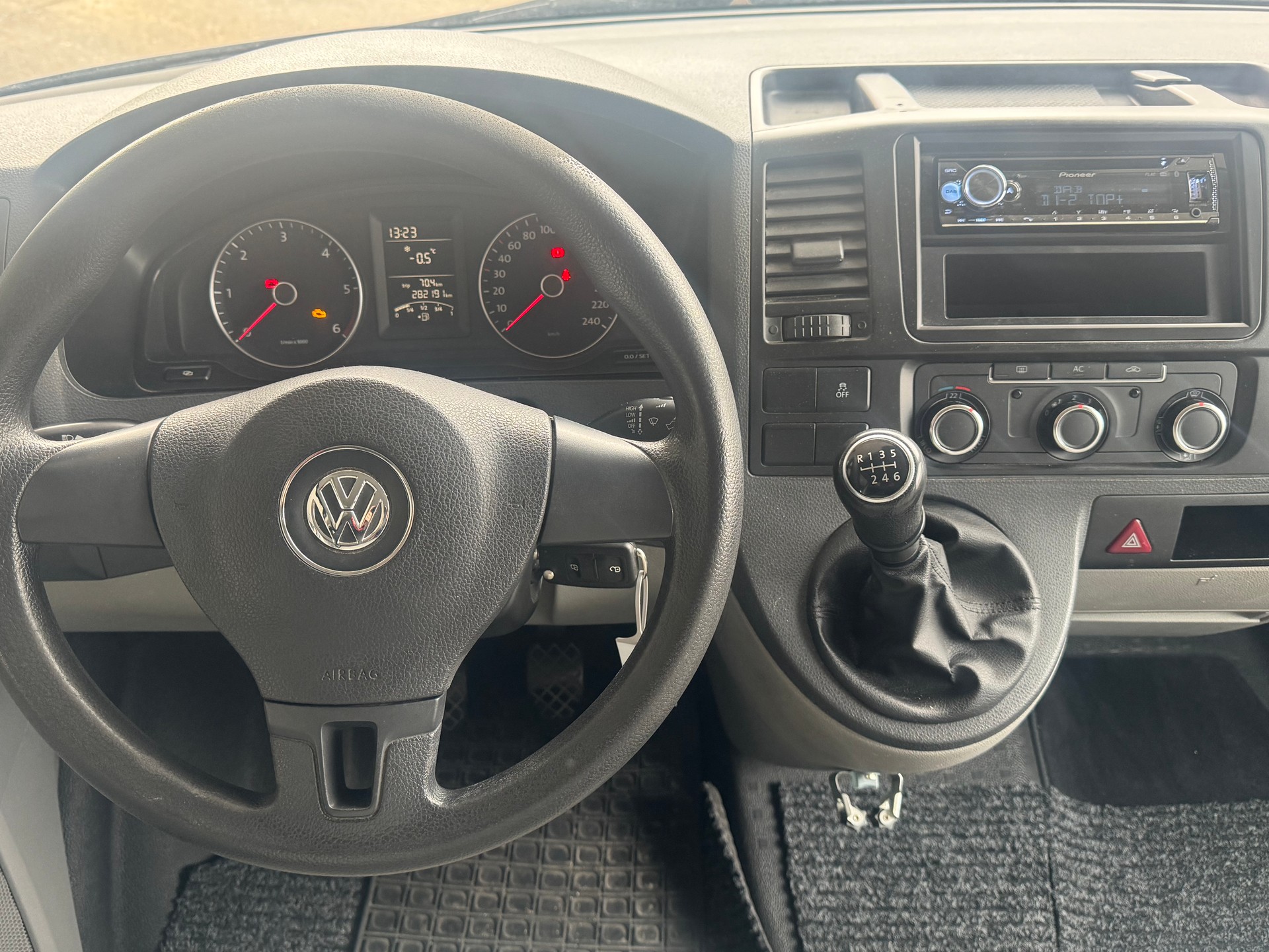 VW T5 2.0 TDI 4Motion*Brücke*Standheizung*Anhängekupplung*-image-10