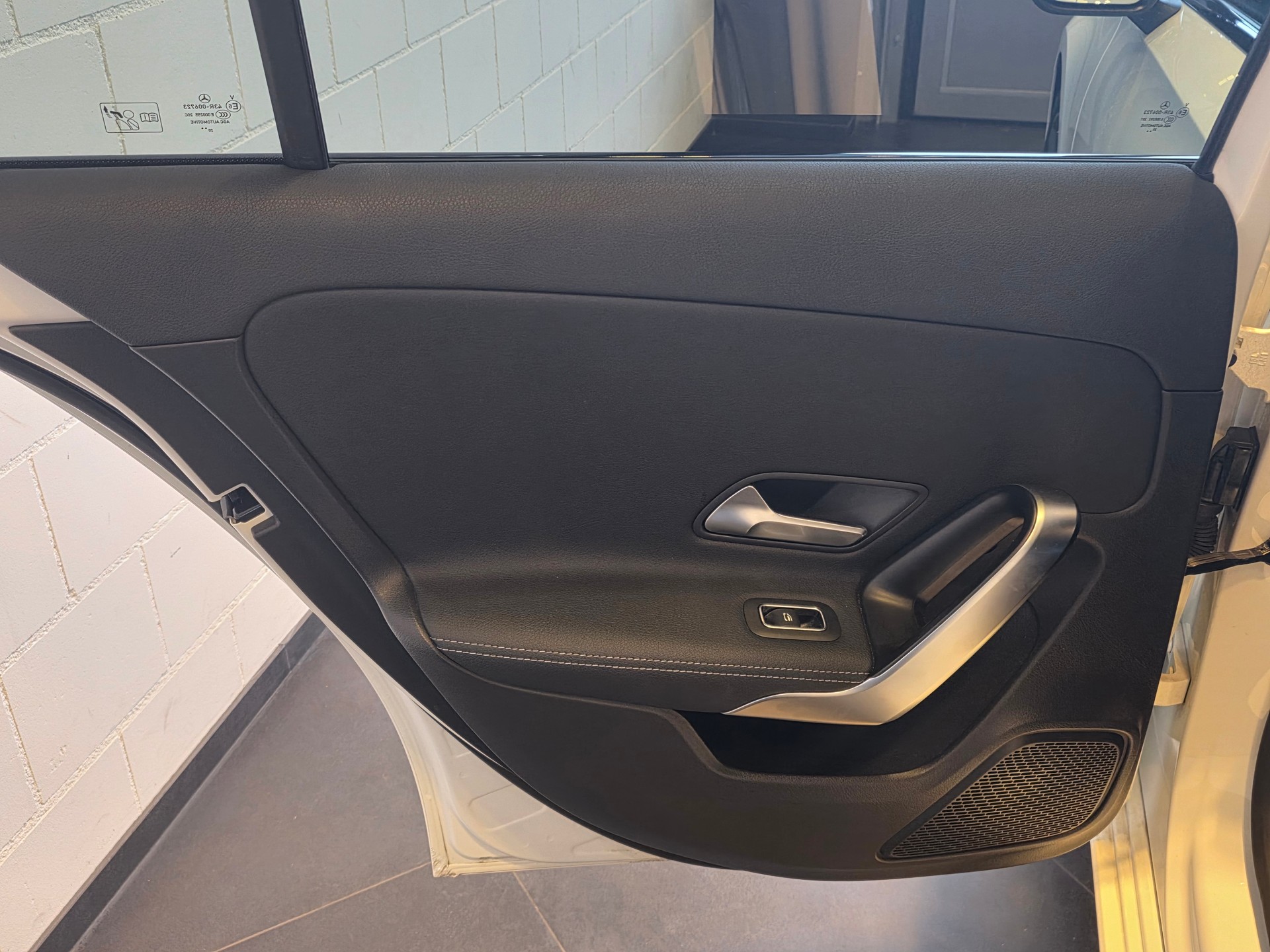 MERCEDES-BENZ A 180 Night Star-image-10