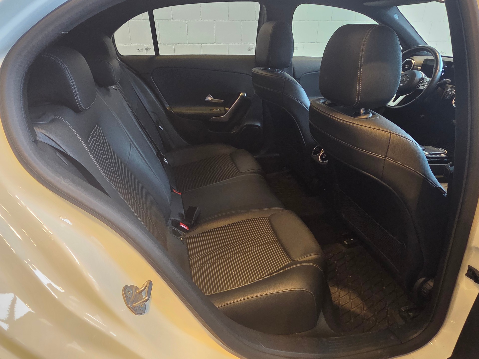 MERCEDES-BENZ A 180 Night Star-image-14