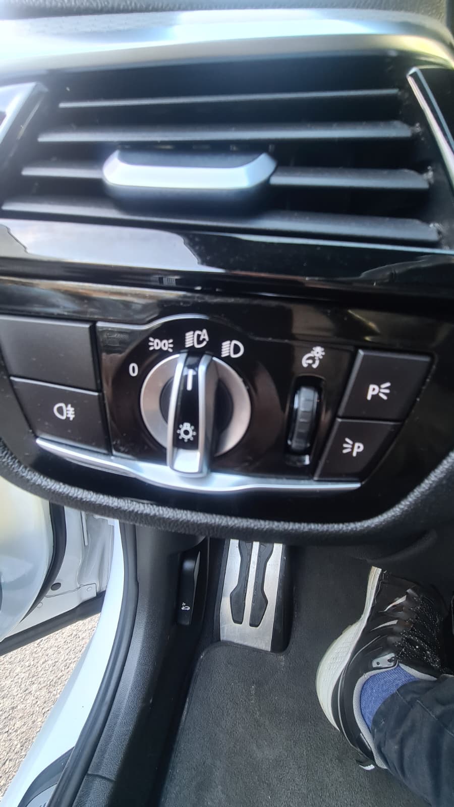 BMW 630d GT xDrive M-Sport Steptronic ** 265 PS ** Voll-Leder ** Navi ** RF-Kamera 360° ** Panorama-Glasdach ** Sitzmemory ** ACC **-image-10
