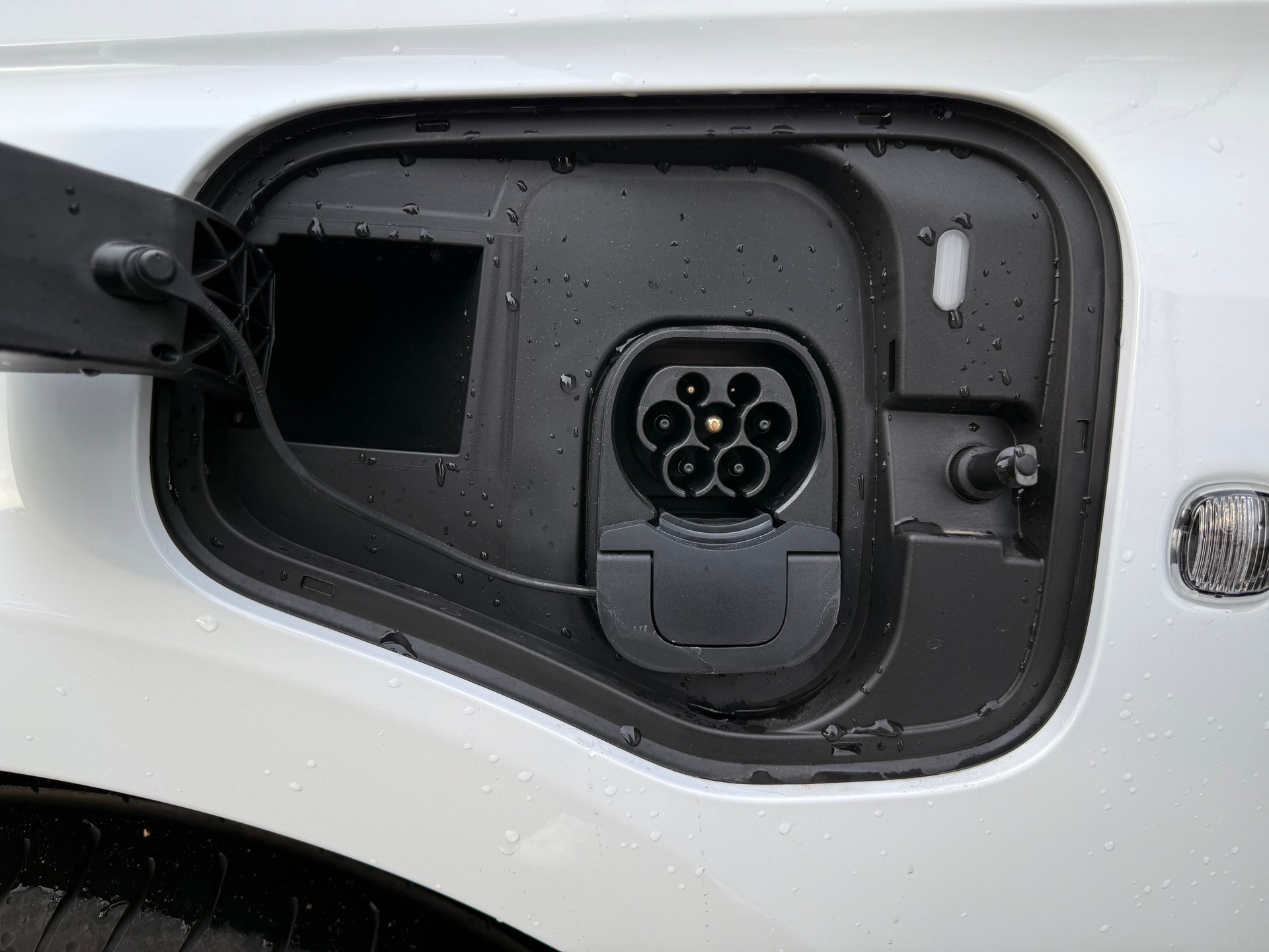 FORD Transit Connect Kasten 1.5 EcoBoost PHEV Trend-image-11