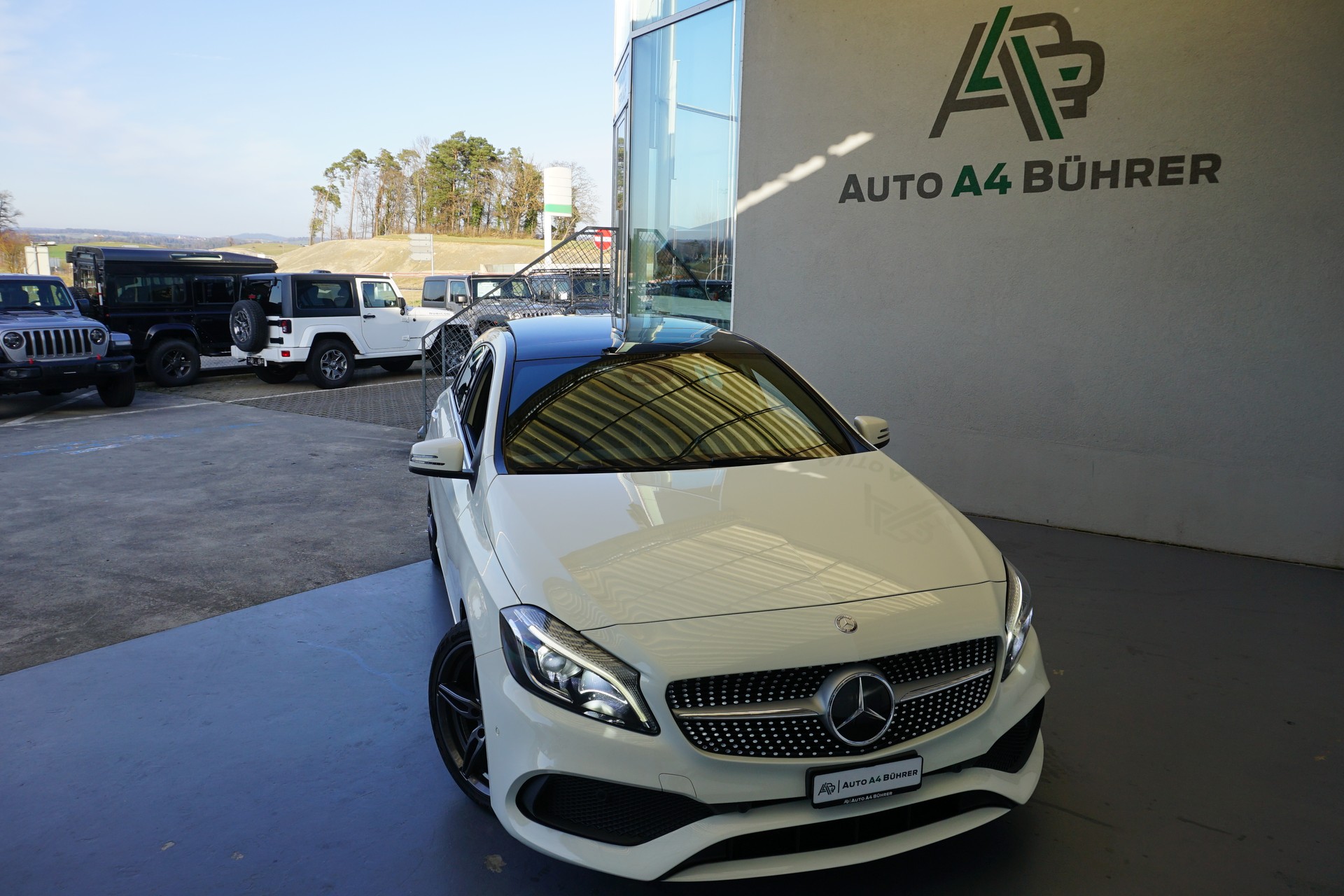 MERCEDES-BENZ A 200 CDI AMG Line 4Matic mit Standheizung und Abstandsregeltempomat !!-image-2