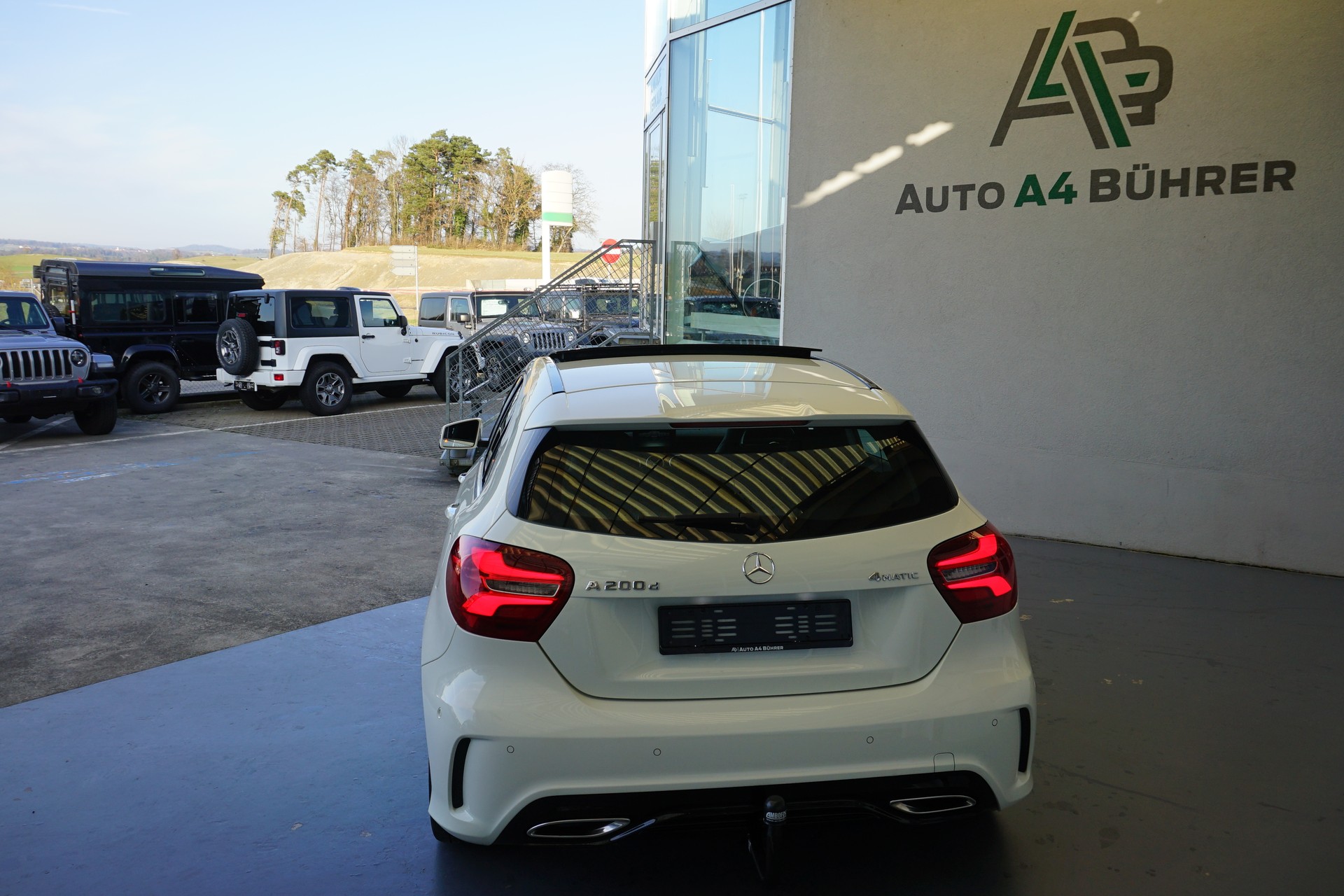 MERCEDES-BENZ A 200 CDI AMG Line 4Matic mit Standheizung und Abstandsregeltempomat !!-image-6