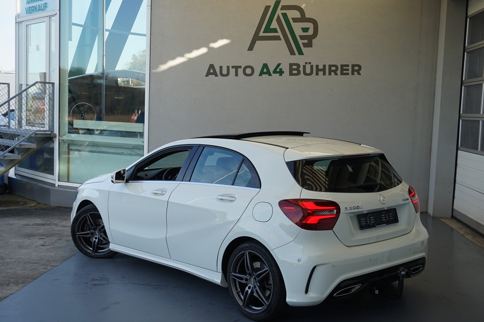 MERCEDES-BENZ A 200 CDI AMG Line 4Matic mit Standheizung und Abstandsregeltempomat !!-image-5