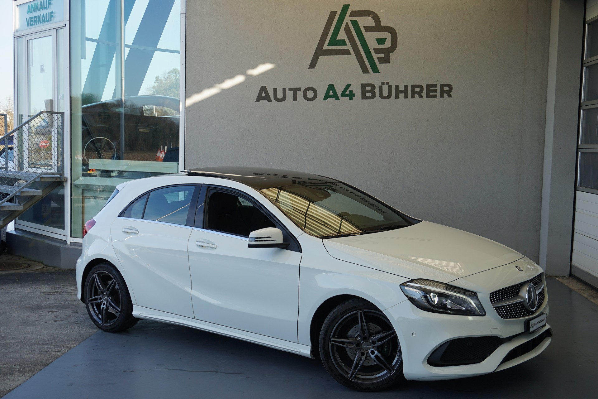 MERCEDES-BENZ A 200 CDI AMG Line 4Matic mit Standheizung und Abstandsregeltempomat !!-image-1
