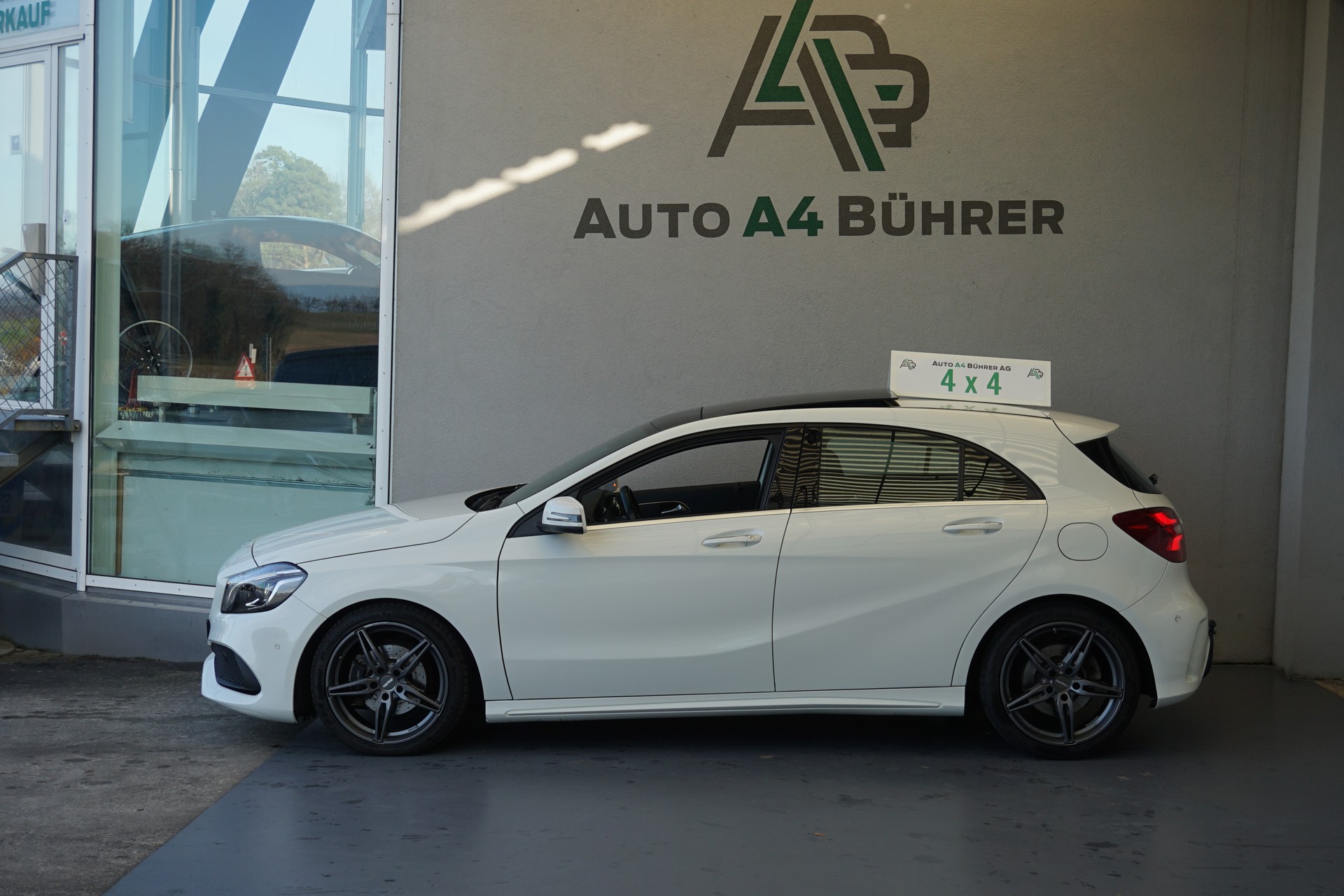 MERCEDES-BENZ A 200 CDI AMG Line 4Matic mit Standheizung und Abstandsregeltempomat !!-image-4