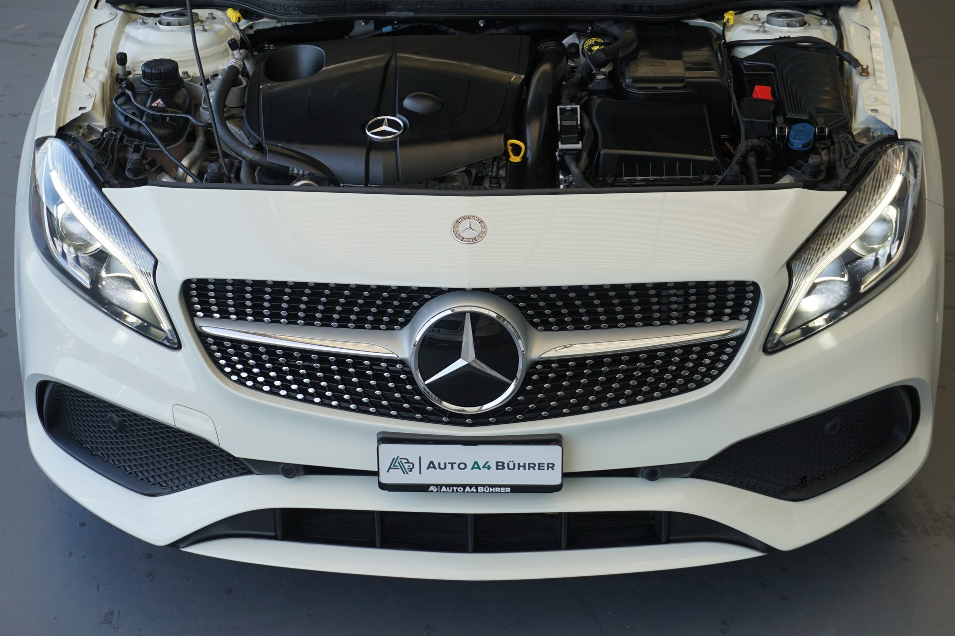 MERCEDES-BENZ A 200 CDI AMG Line 4Matic mit Standheizung und Abstandsregeltempomat !!-image-11