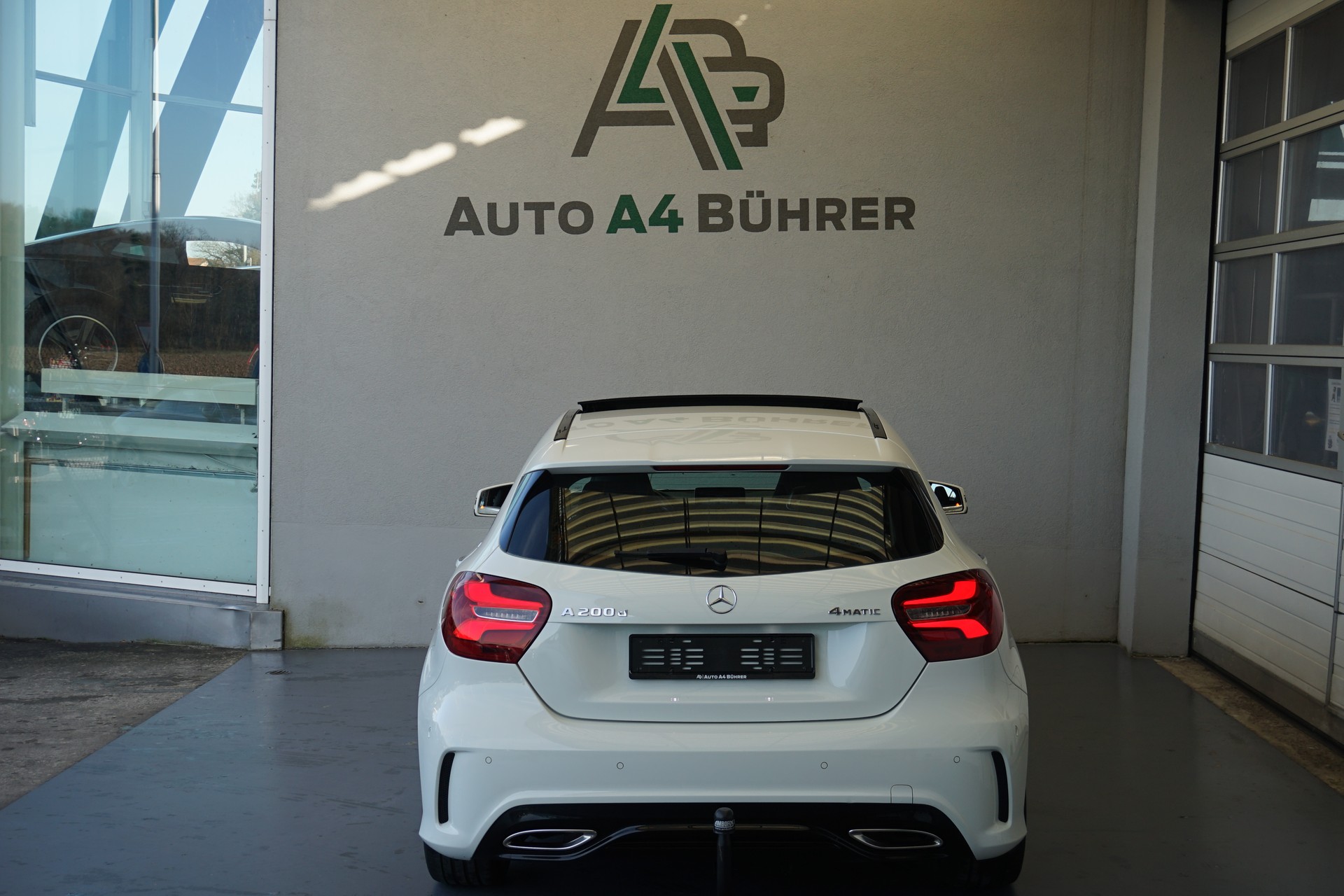 MERCEDES-BENZ A 200 CDI AMG Line 4Matic mit Standheizung und Abstandsregeltempomat !!-image-9