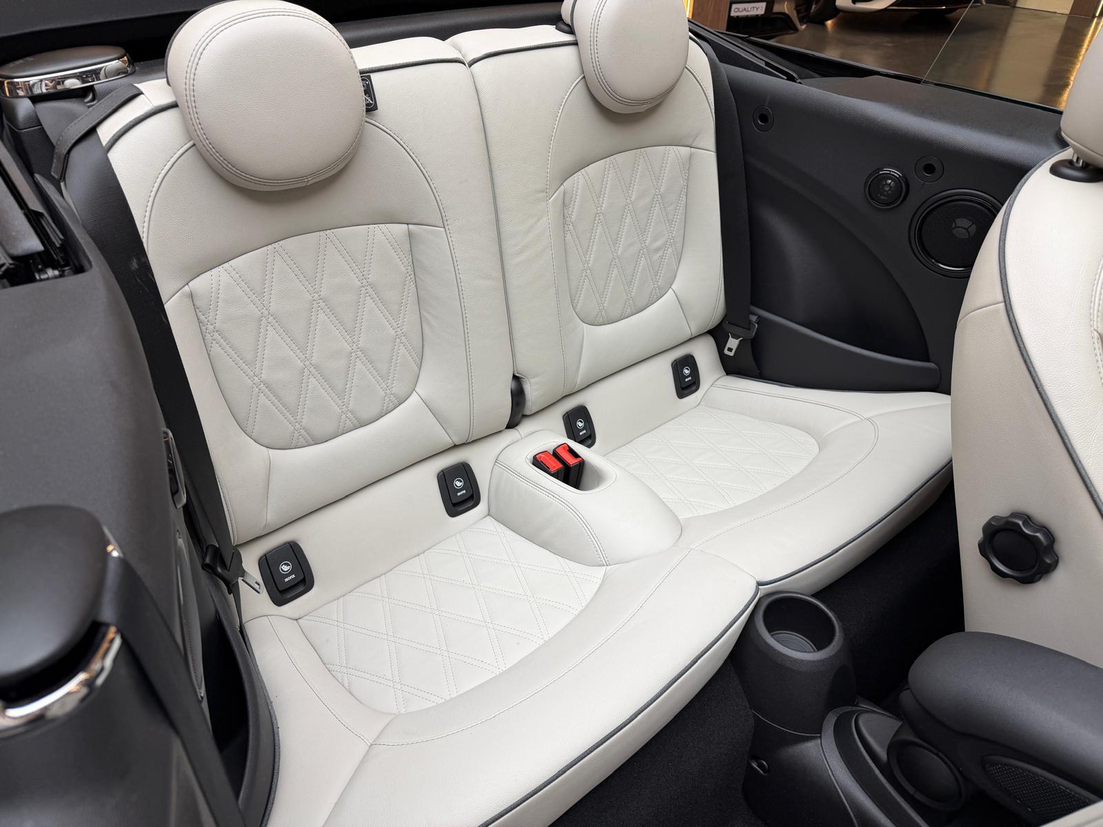MINI Cabrio F57 2.0i John Cooper Works-image-21