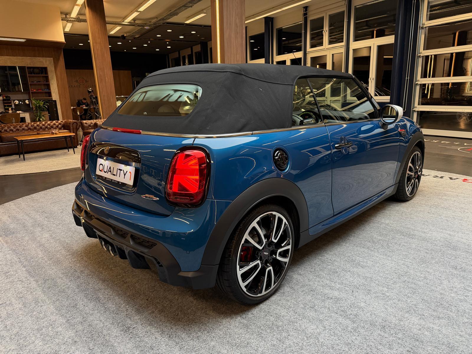 MINI Cabrio F57 2.0i John Cooper Works-image-11