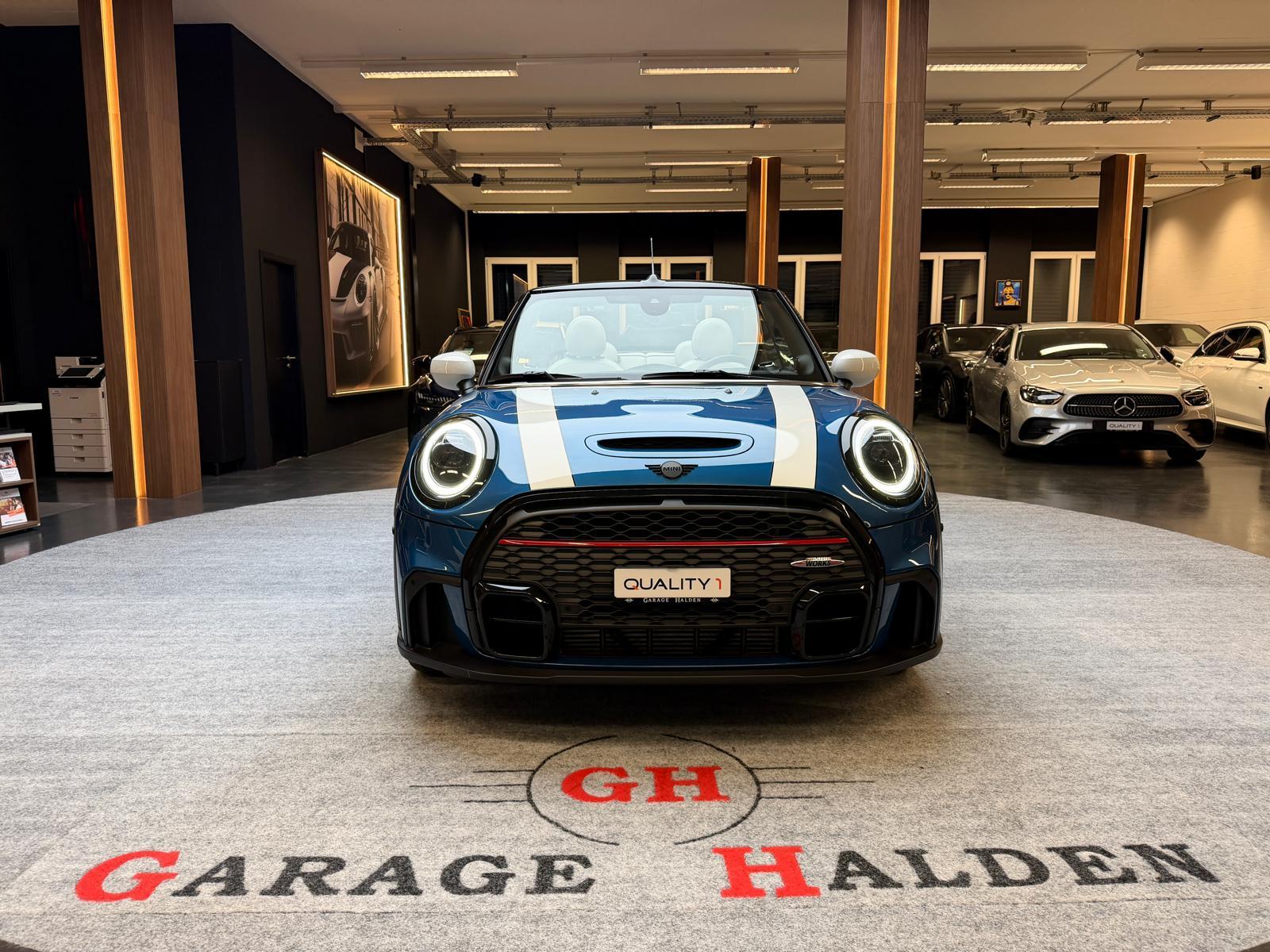 MINI Cabrio F57 2.0i John Cooper Works-image-1