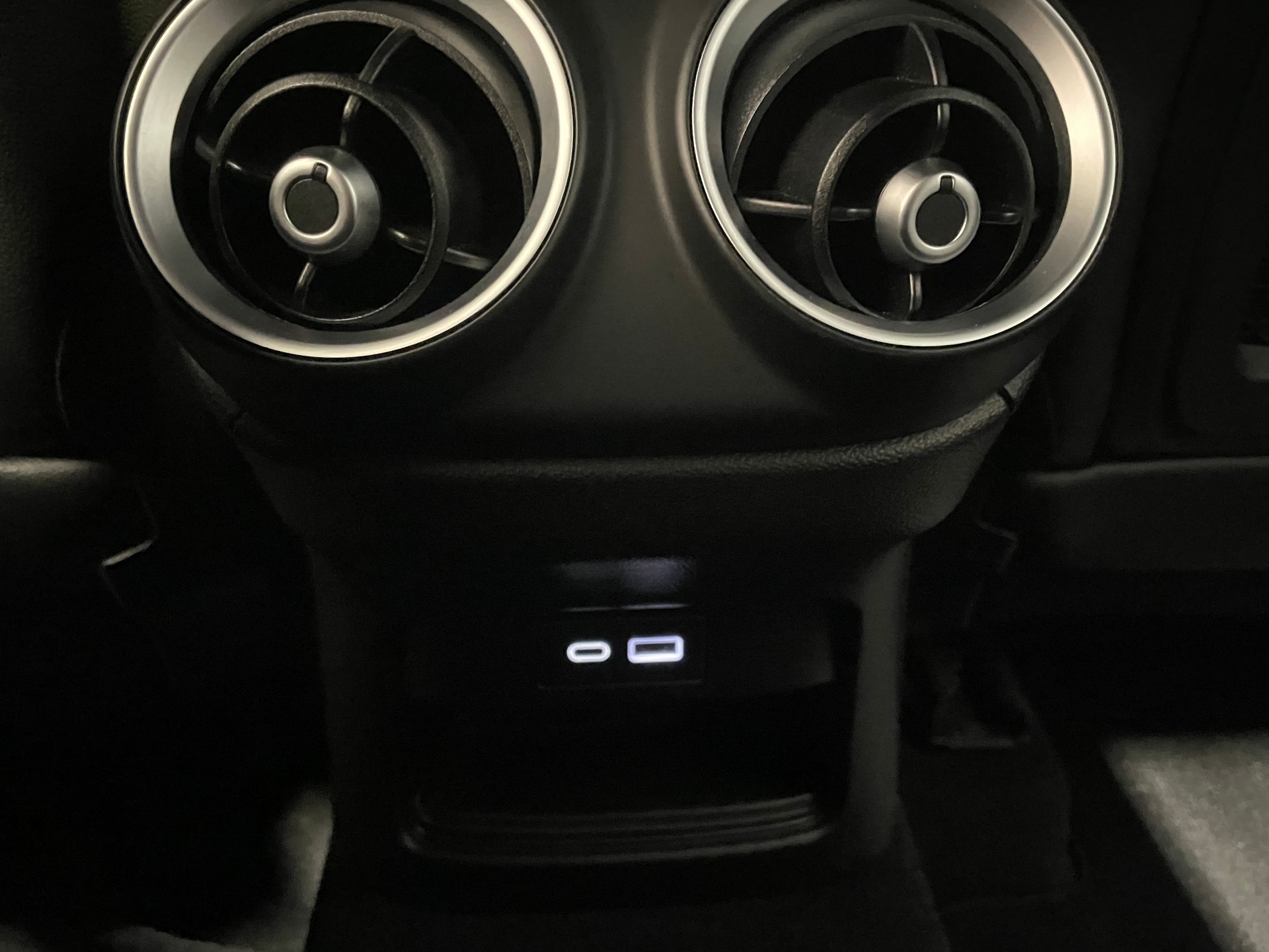 ALFA ROMEO Stelvio 2.2JTDM Veloce Ti Q4Automatic(79)(M)-image-18