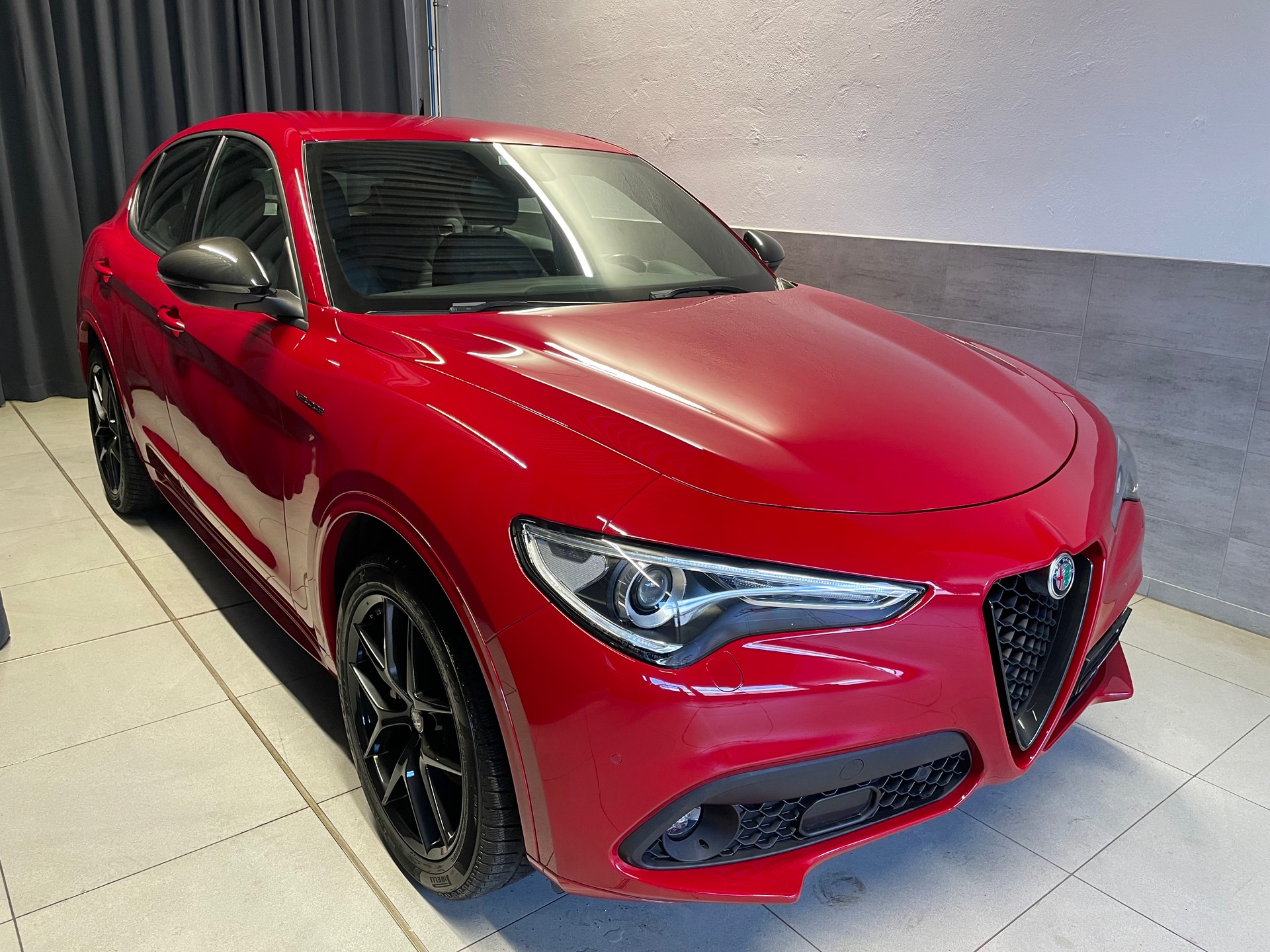 ALFA ROMEO Stelvio 2.2JTDM Veloce Ti Q4Automatic(79)(M)-image-0