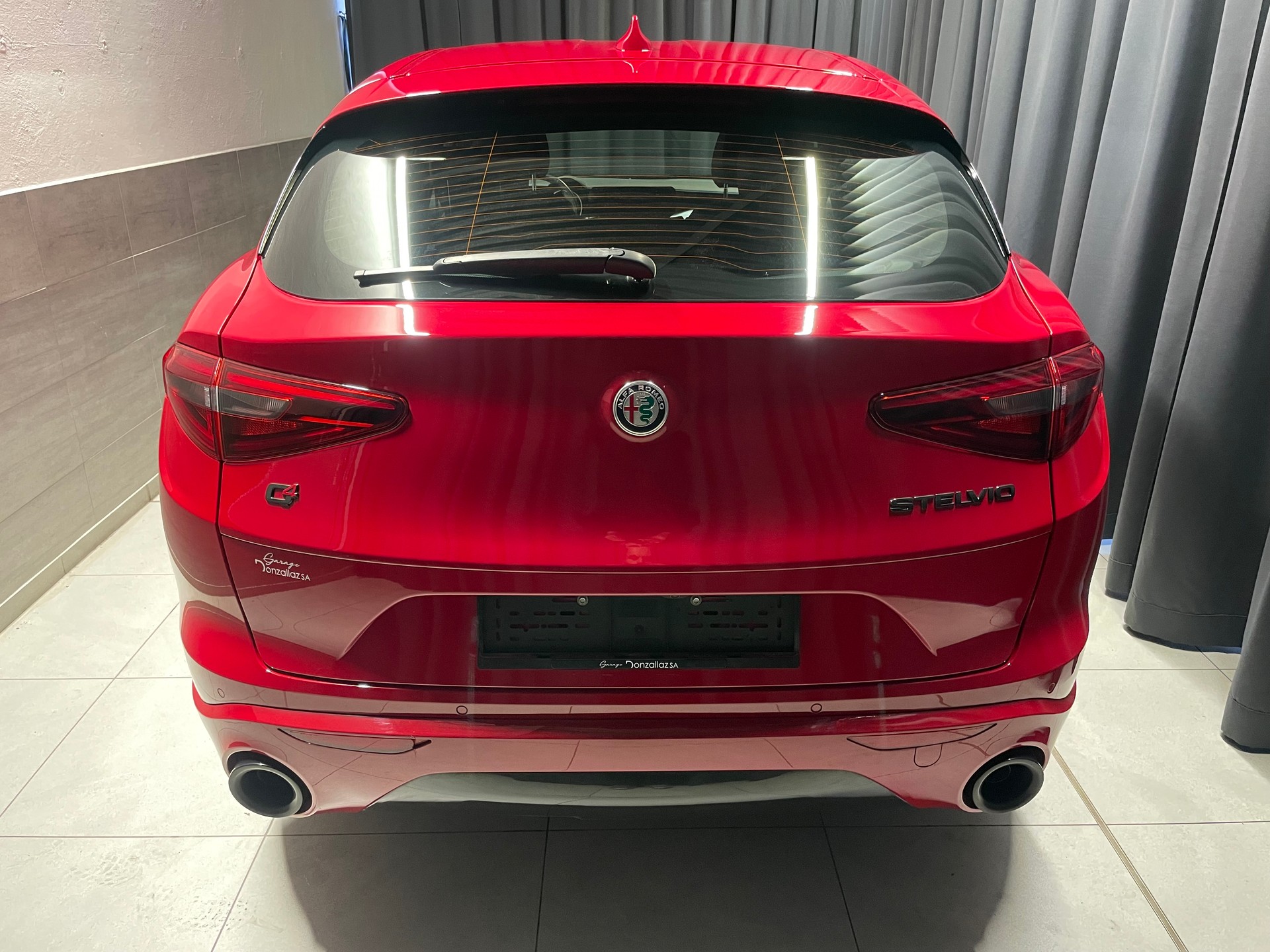 ALFA ROMEO Stelvio 2.2JTDM Veloce Ti Q4Automatic(79)(M)-image-4