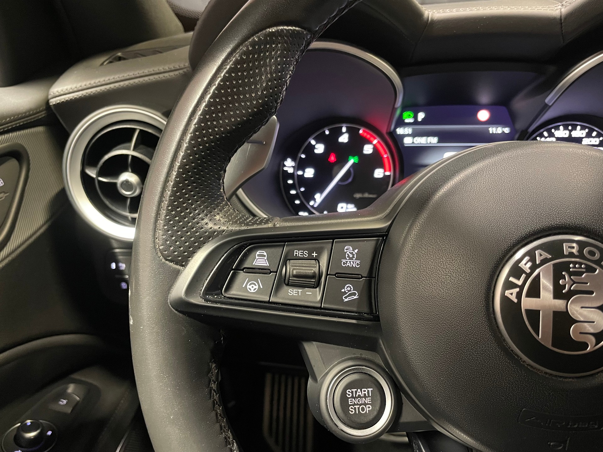 ALFA ROMEO Stelvio 2.2JTDM Veloce Ti Q4Automatic(79)(M)-image-10