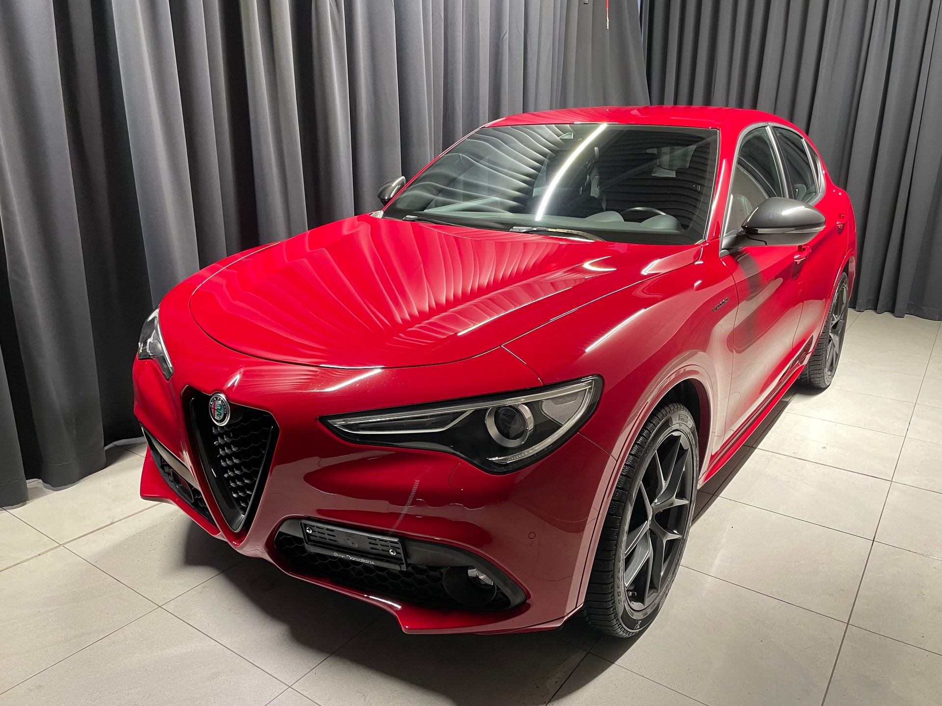 ALFA ROMEO Stelvio 2.2JTDM Veloce Ti Q4Automatic(79)(M)-image-2