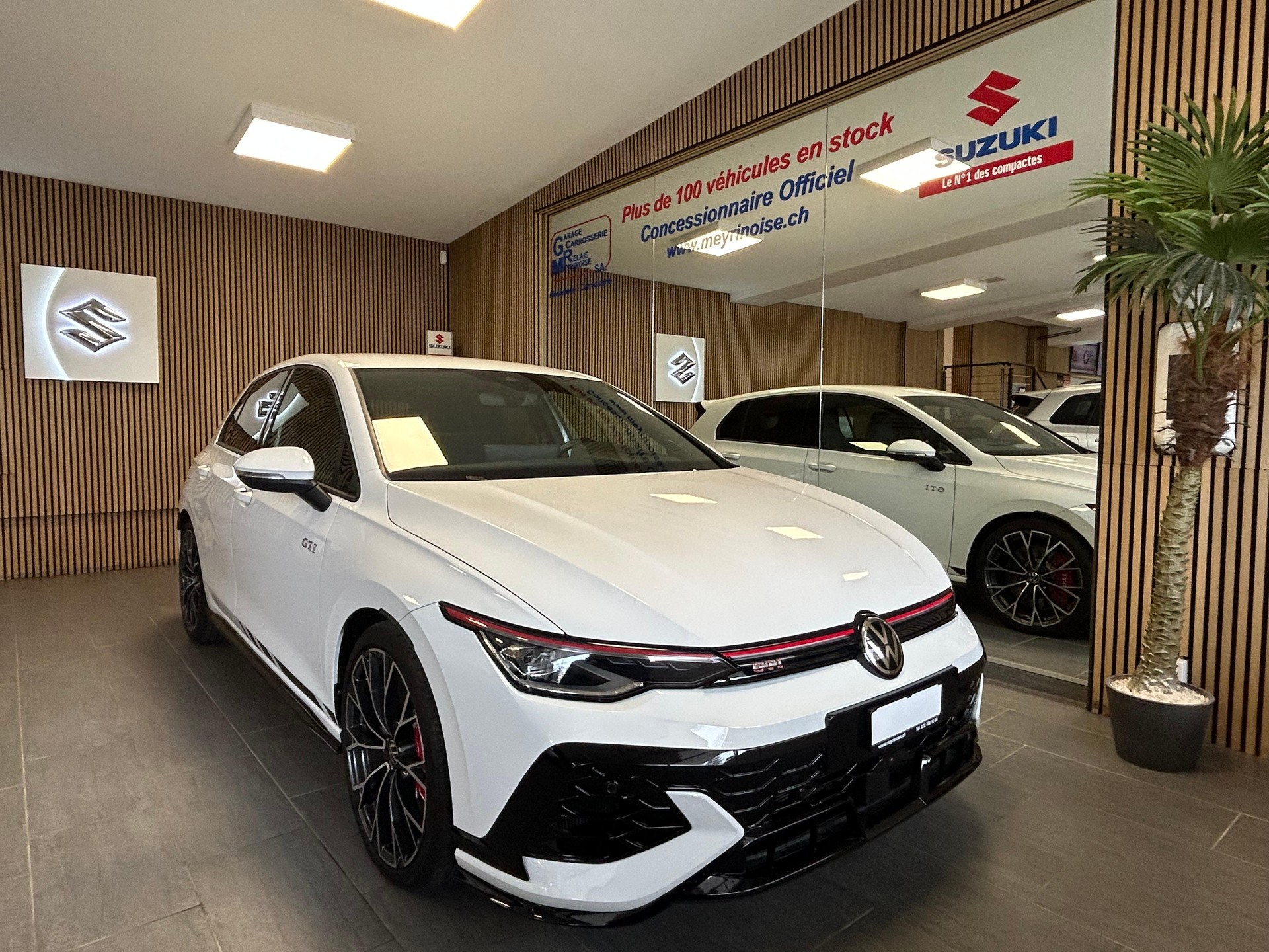 VW Golf VIII 2.0 TSI GTI Clubsport DSG-showroom-element-1