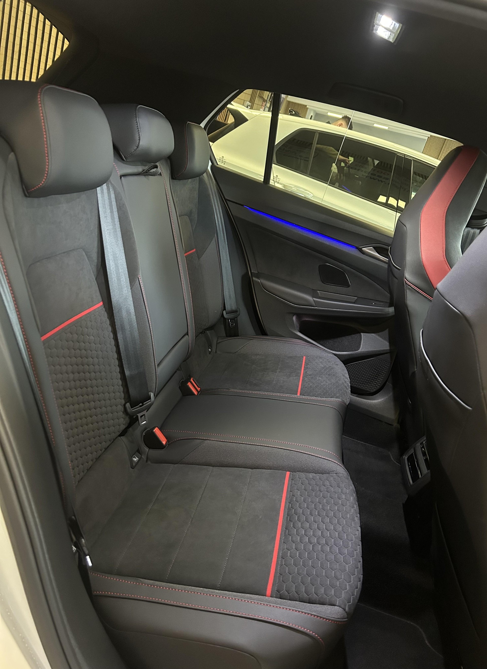 VW Golf VIII 2.0 TSI GTI Clubsport DSG-image-18