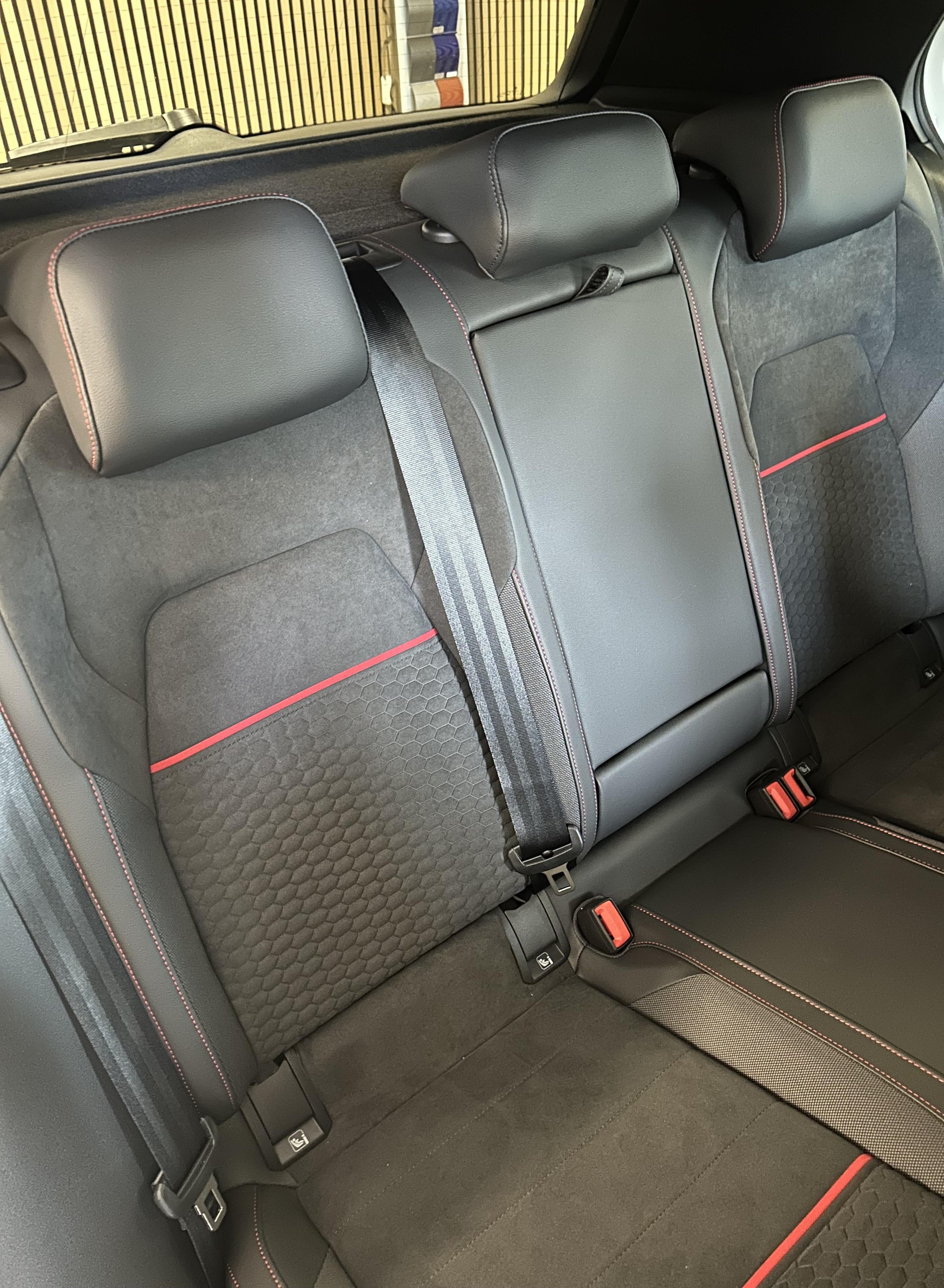 VW Golf VIII 2.0 TSI GTI Clubsport DSG-image-19