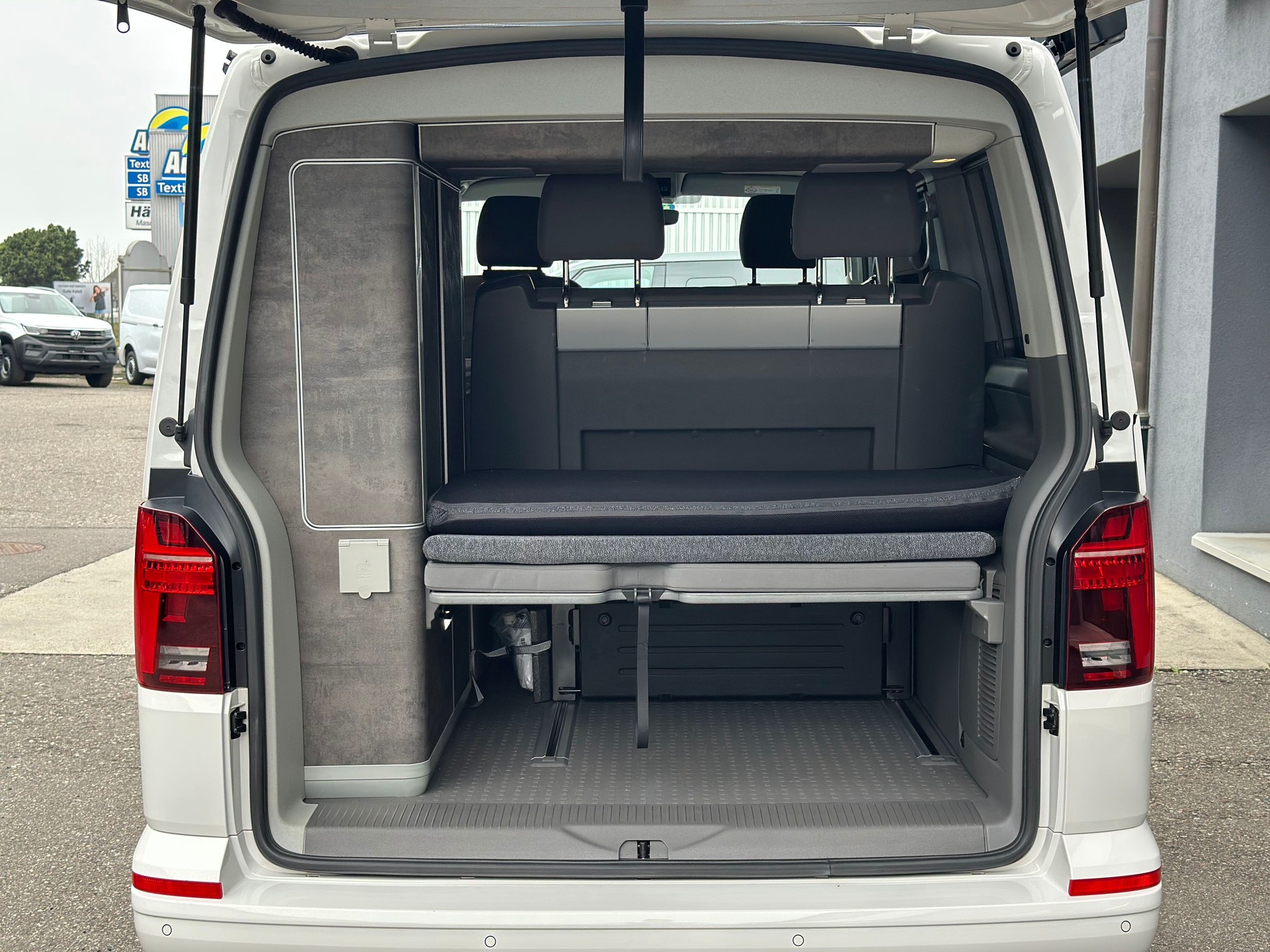 VW T6.1 California 2.0 TDI Ocean Liberty DSG-image-9