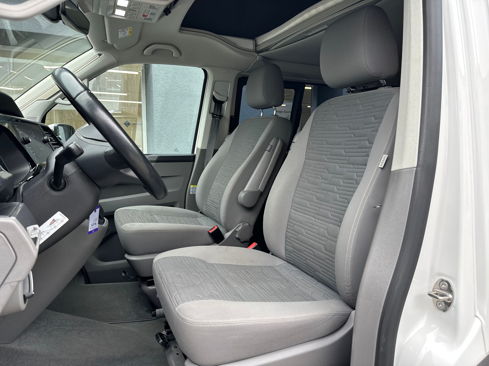 VW T6.1 California 2.0 TDI Ocean Liberty DSG-image-7