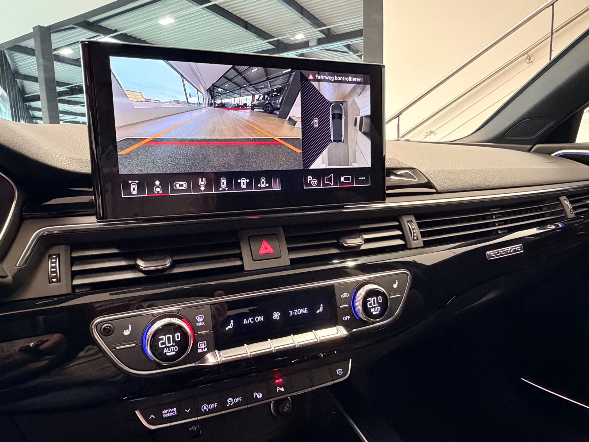 AUDI RS4 Avant quattro tiptronic-image-27