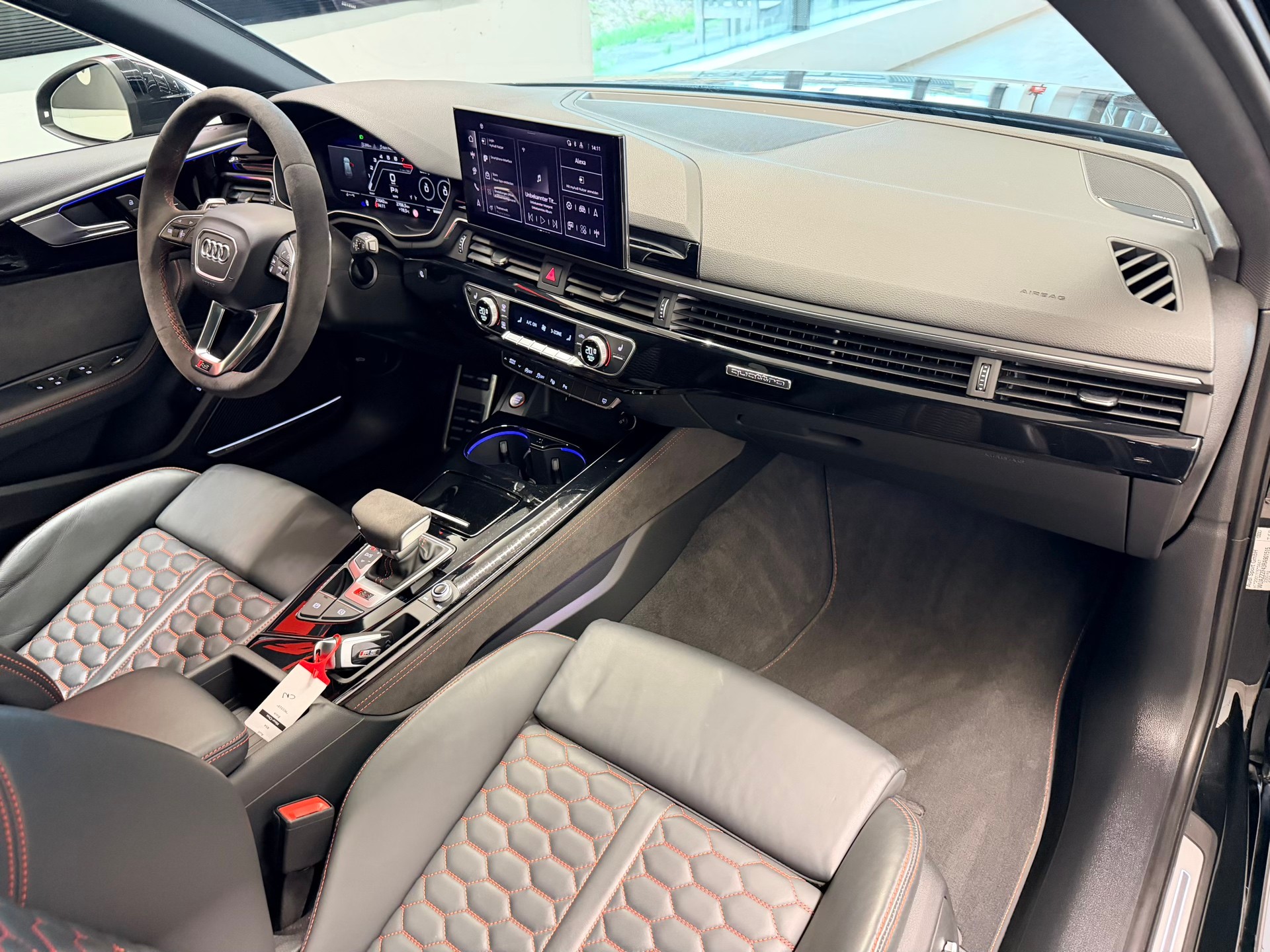 AUDI RS4 Avant quattro tiptronic-image-21