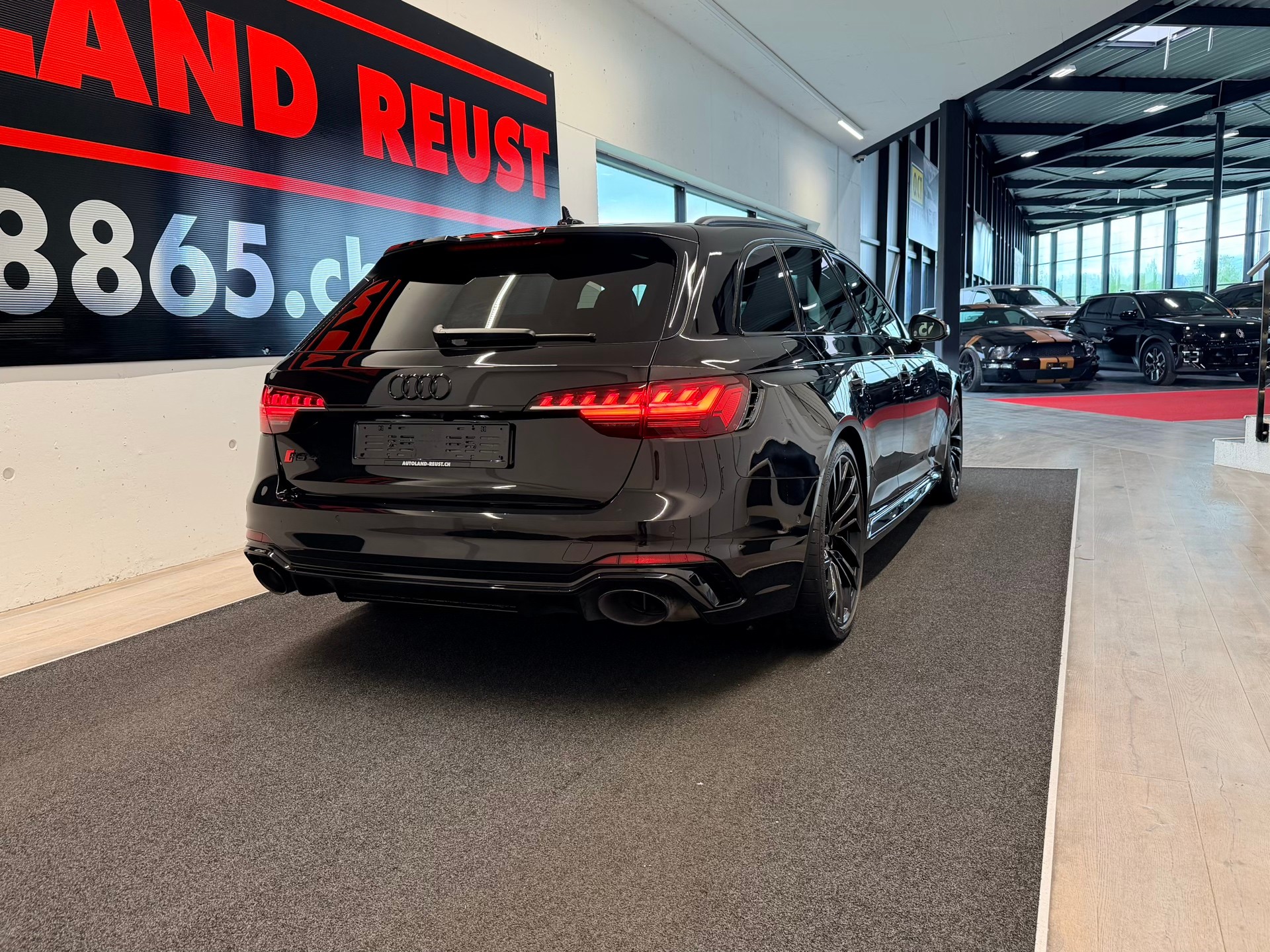 AUDI RS4 Avant quattro tiptronic-image-7