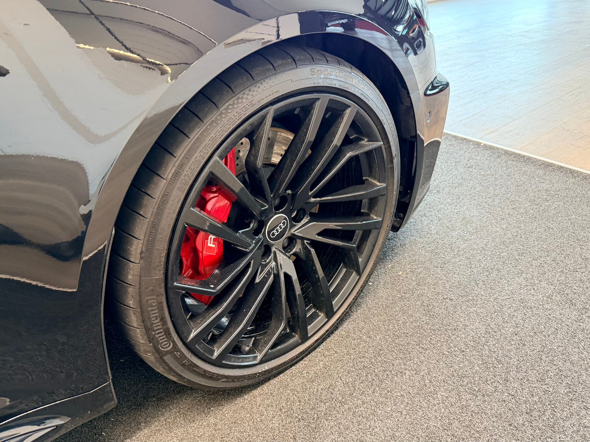 AUDI RS4 Avant quattro tiptronic-image-6