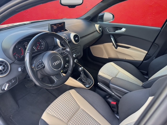 AUDI A1 Sportback 1.4 TFSI Ambition S-tronic-image-8