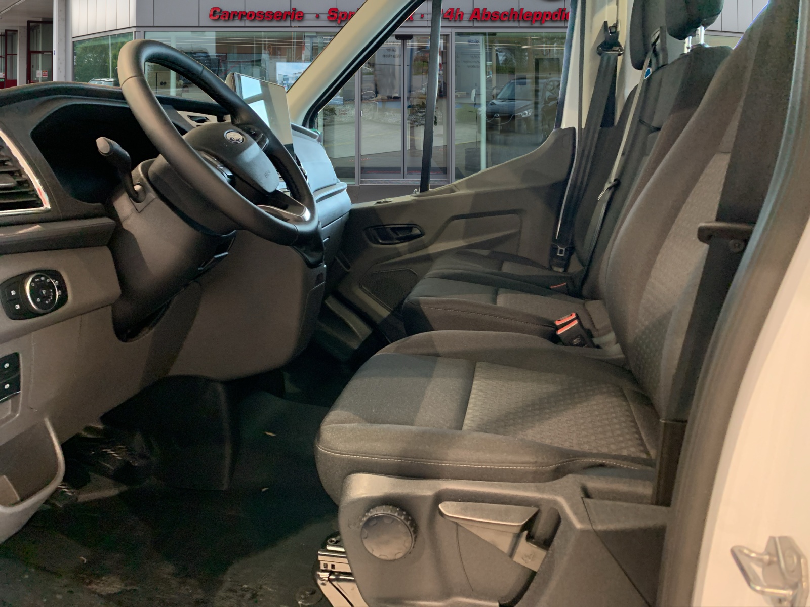 FORD Transit Kab.-Ch. 350 L2 2.0 EcoBlue 165 Trend 4x4-image-12