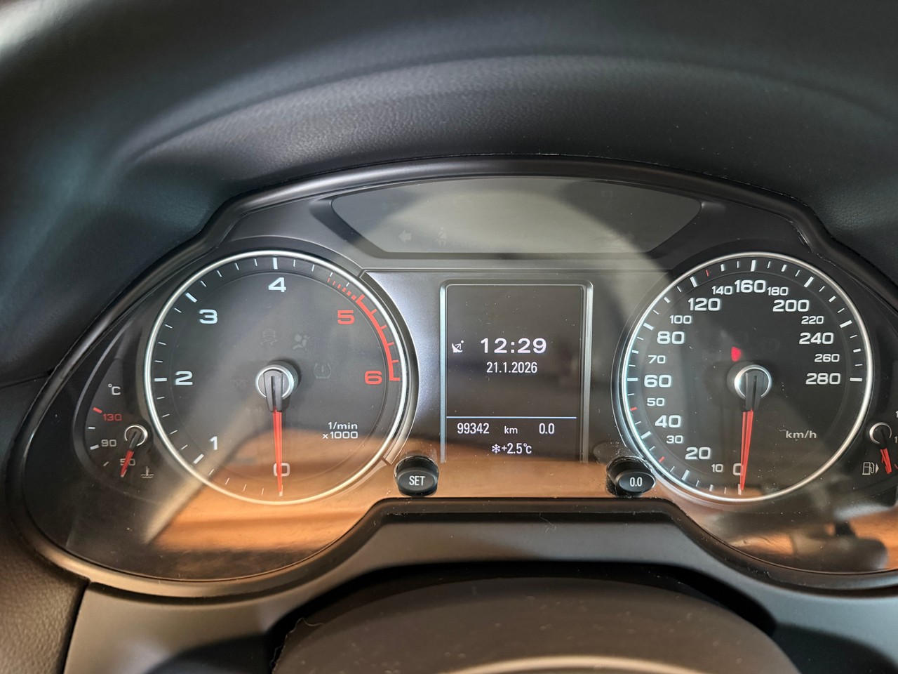 AUDI Q5 2.0 TDI quattro S-tronic-image-10
