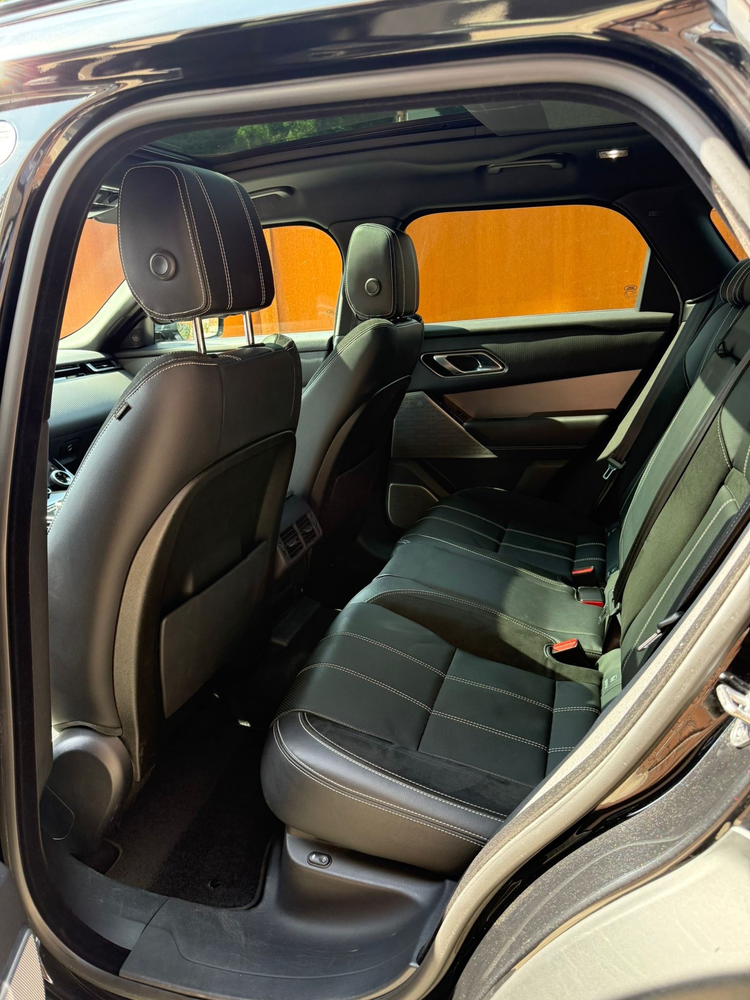 LAND ROVER Range Rover Velar R-Dynamic P 300 SE Automatic-image-2