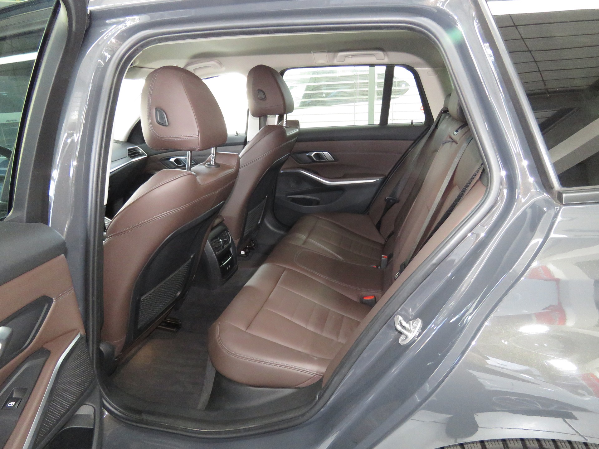BMW 318d 48V Touring Luxury Line Steptronic (Automat)-image-8