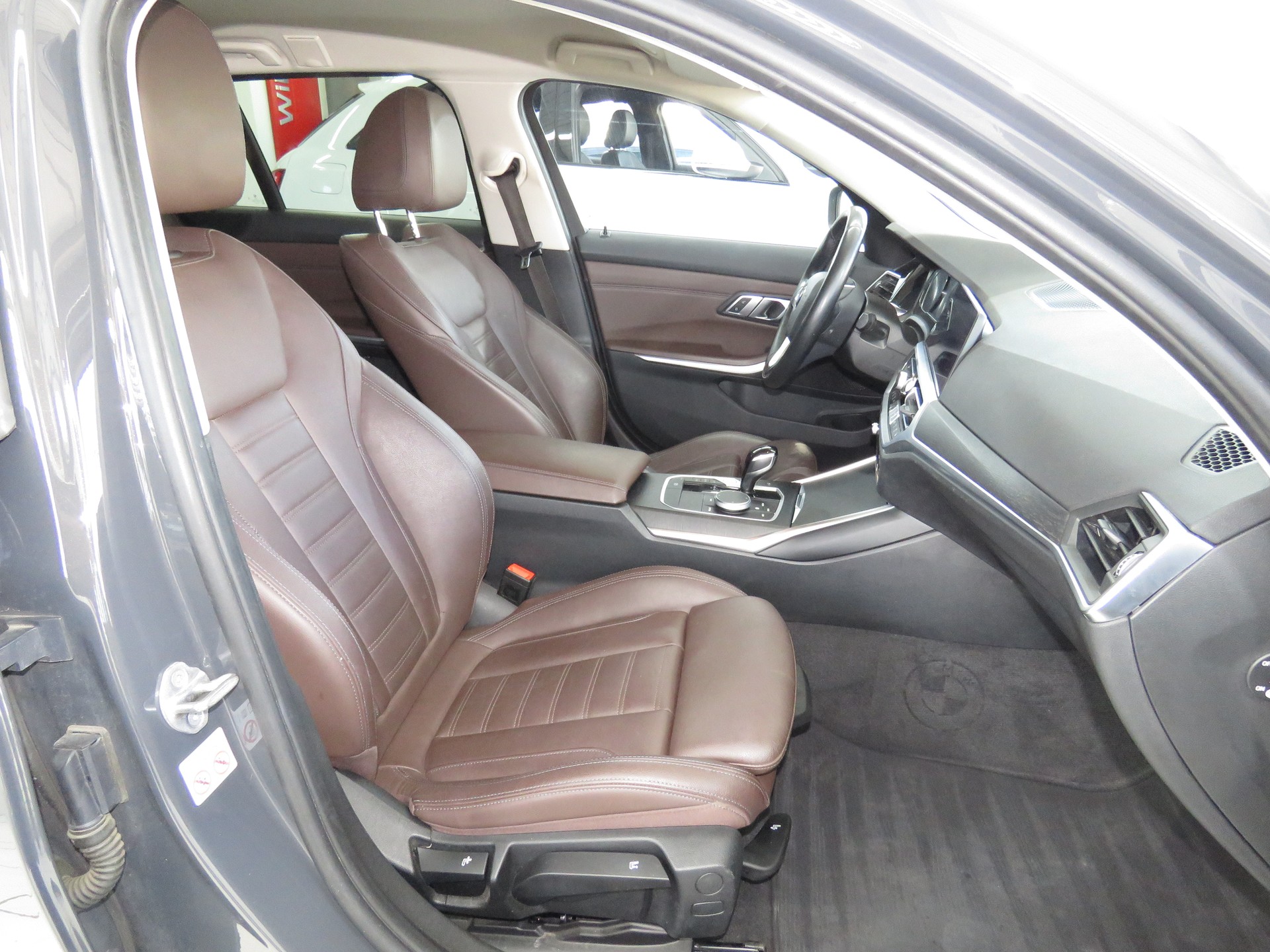 BMW 318d 48V Touring Luxury Line Steptronic (Automat)-image-11
