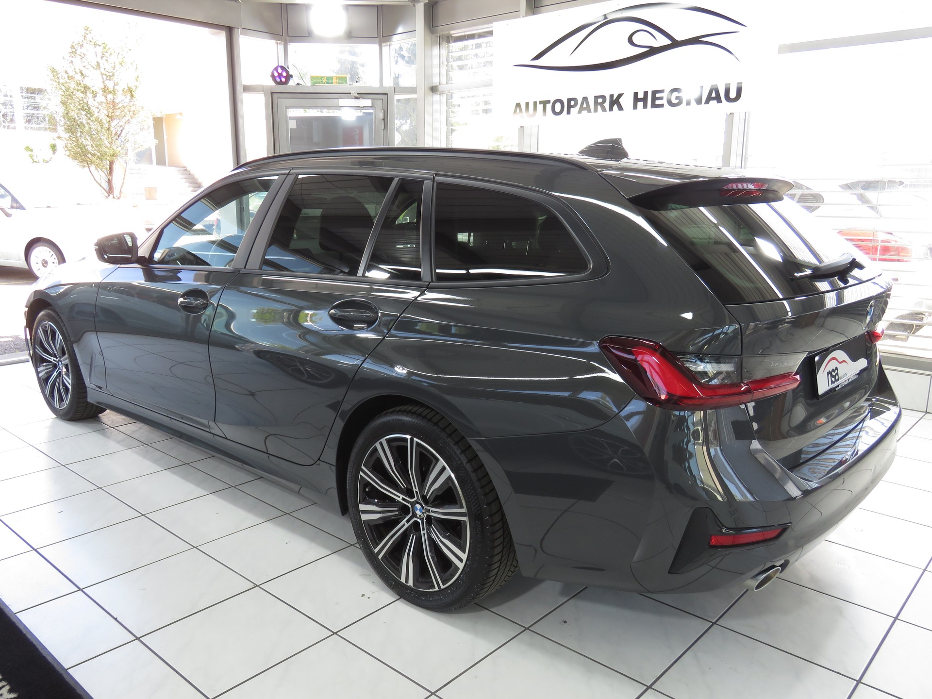 BMW 318d 48V Touring Luxury Line Steptronic (Automat)-image-5