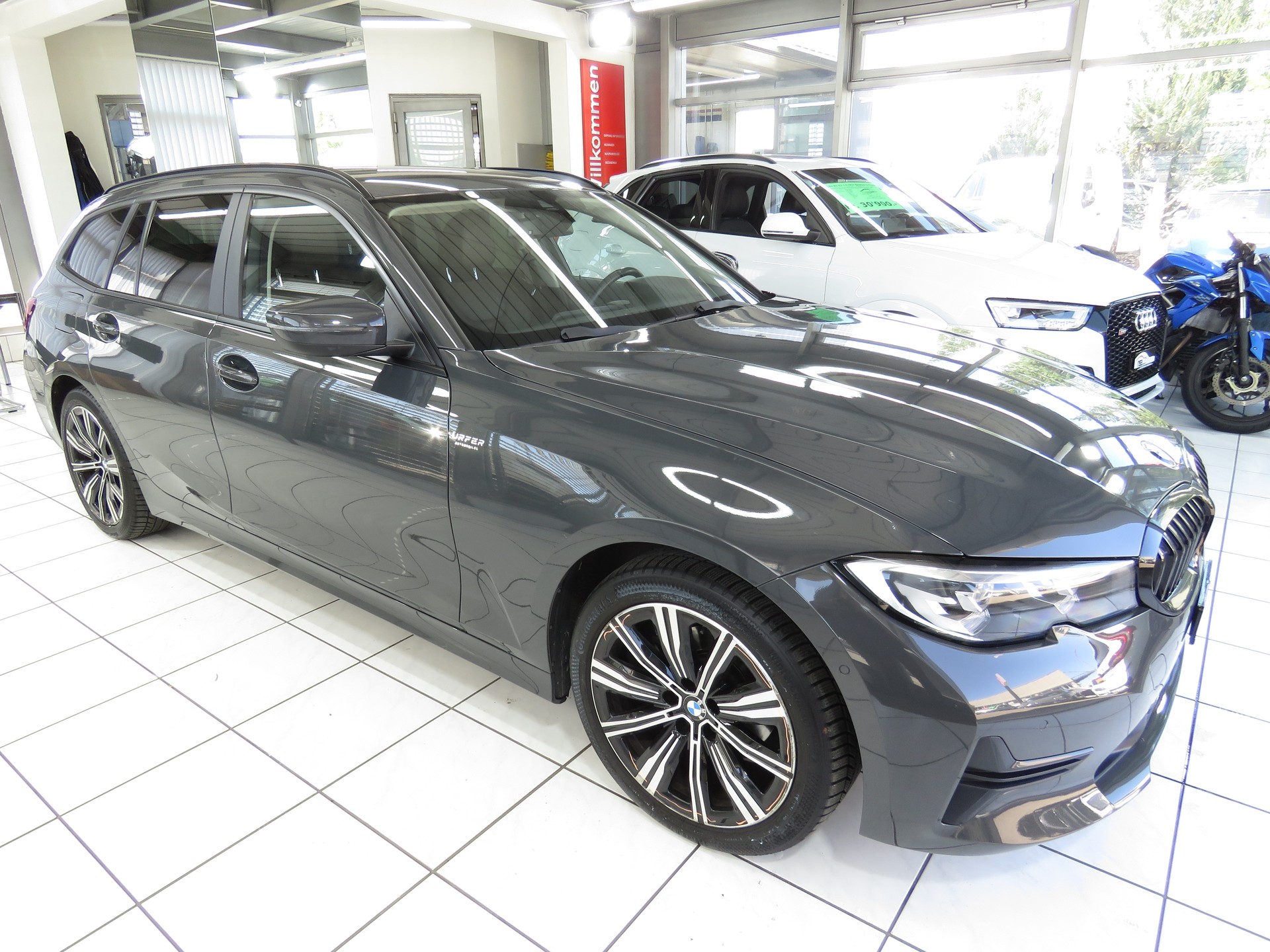 BMW 318d 48V Touring Luxury Line Steptronic (Automat)-image-2