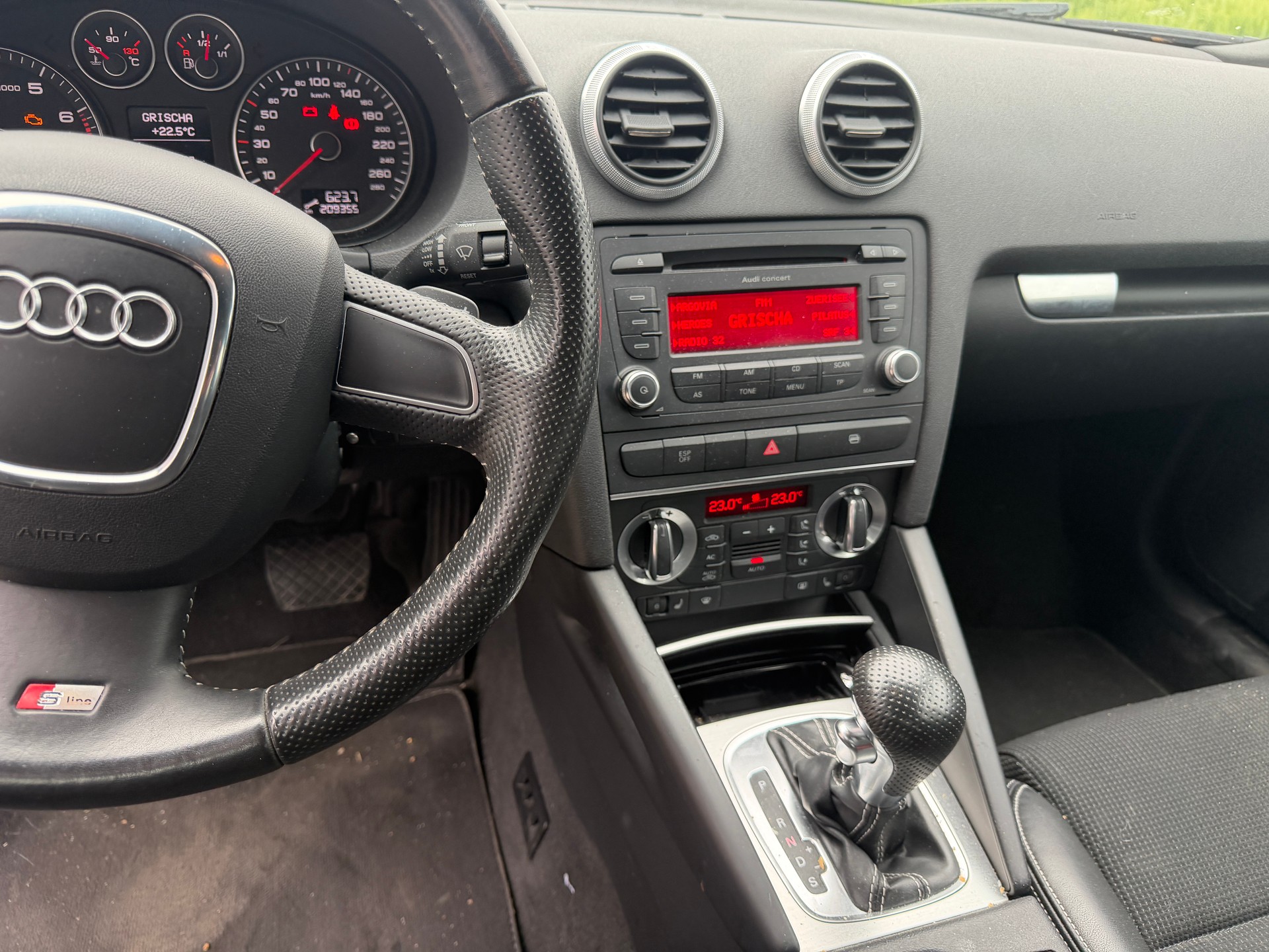 AUDI A1 Sport 1.4 TFSI Ambition S-tronic-image-6