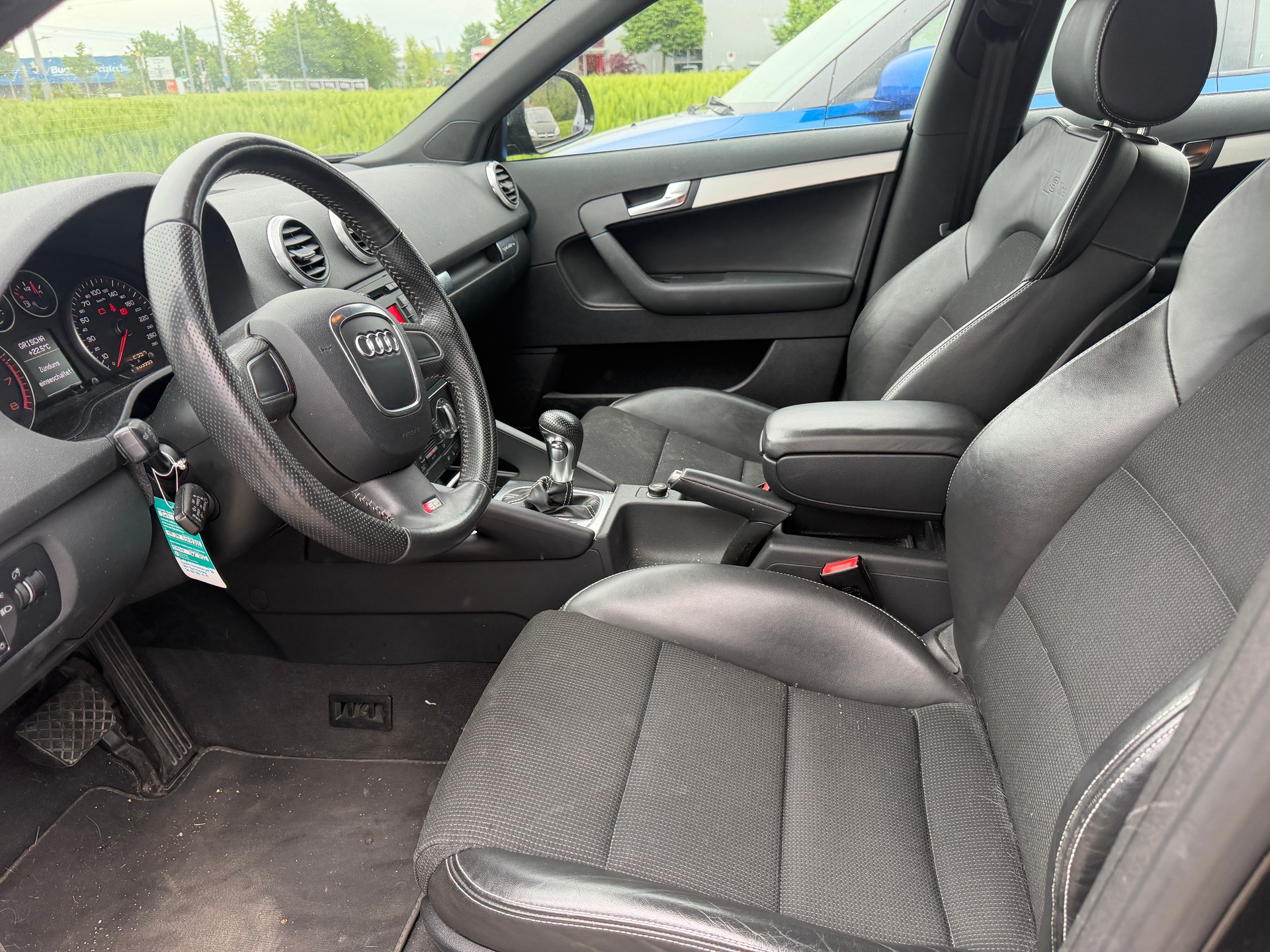 AUDI A1 Sport 1.4 TFSI Ambition S-tronic-image-4